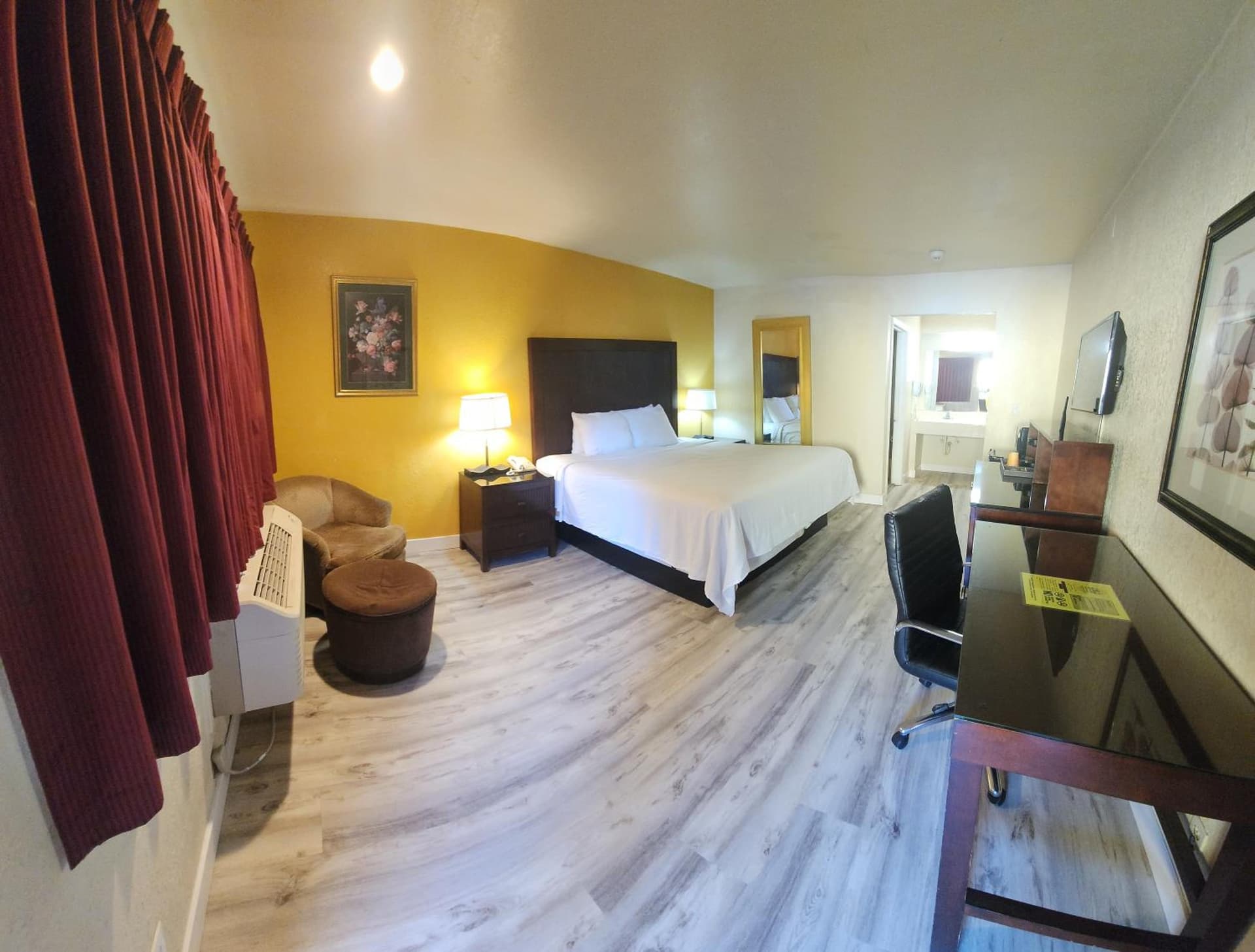 Mission Inn and Suites interior in Hayward, CA — gallery photo 2