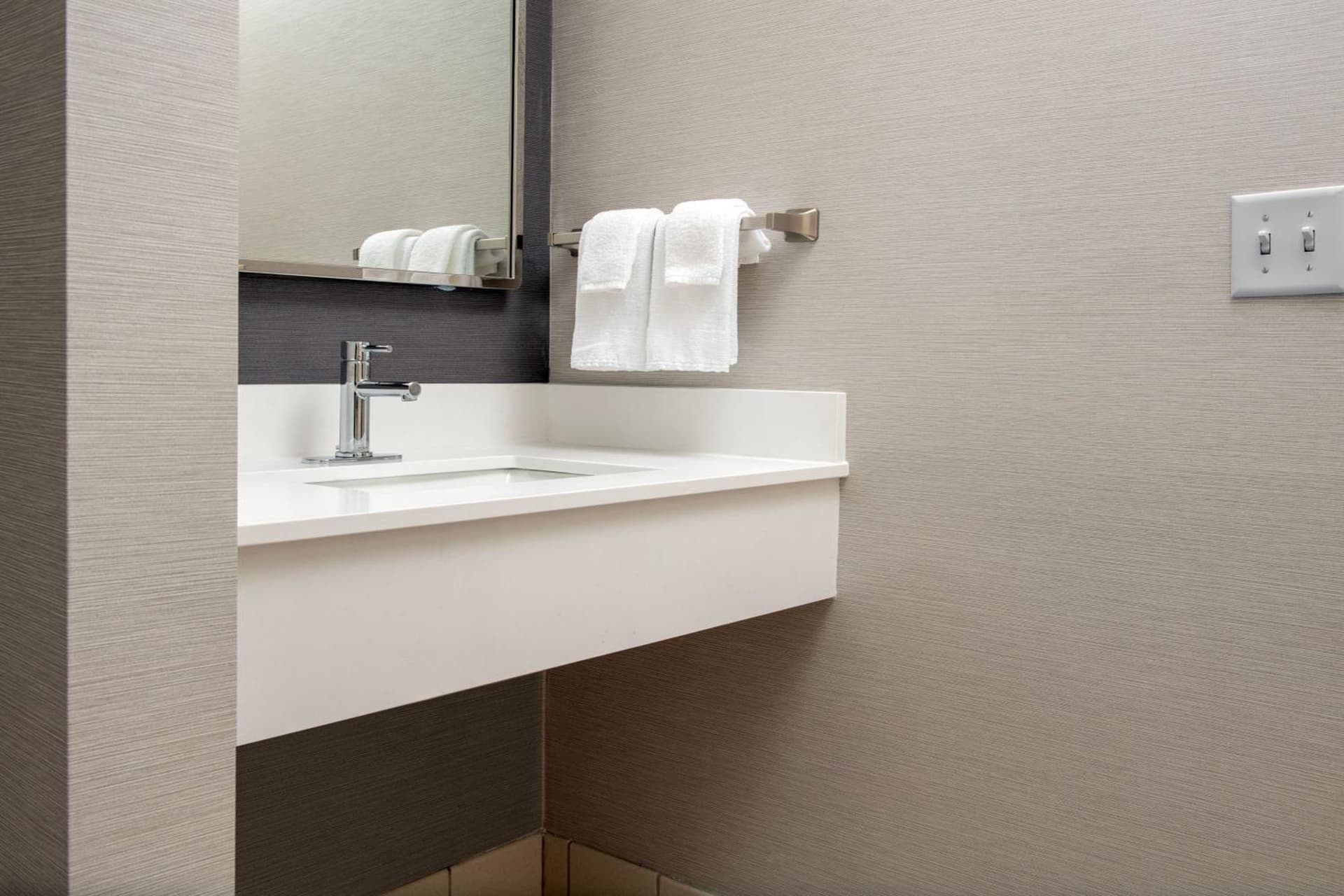Courtyard by Marriott Panama City gallery photo in Panama City, FL — image 11