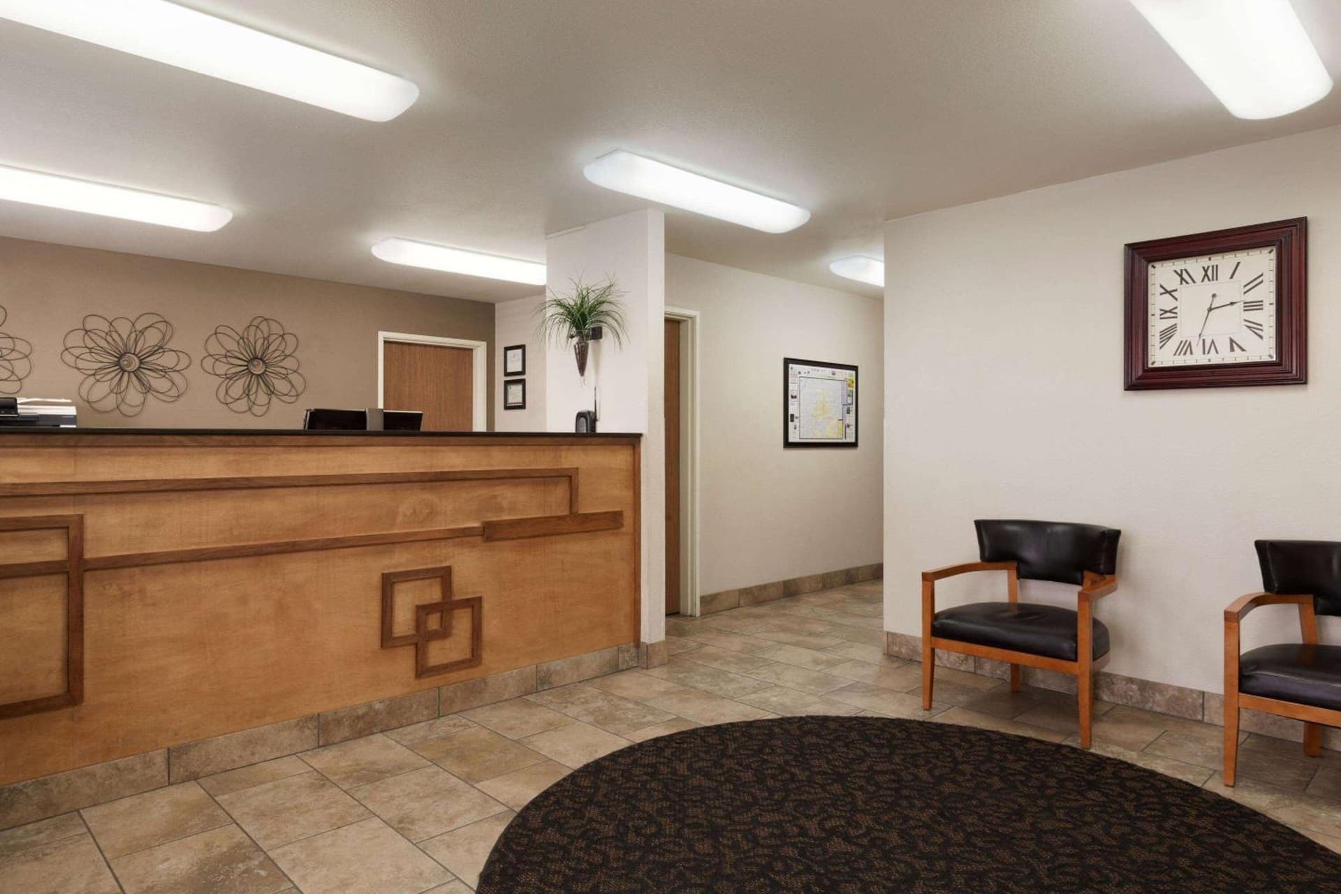 Travelodge by Wyndham Hermiston property views in Hermiston, OR — gallery photo 3