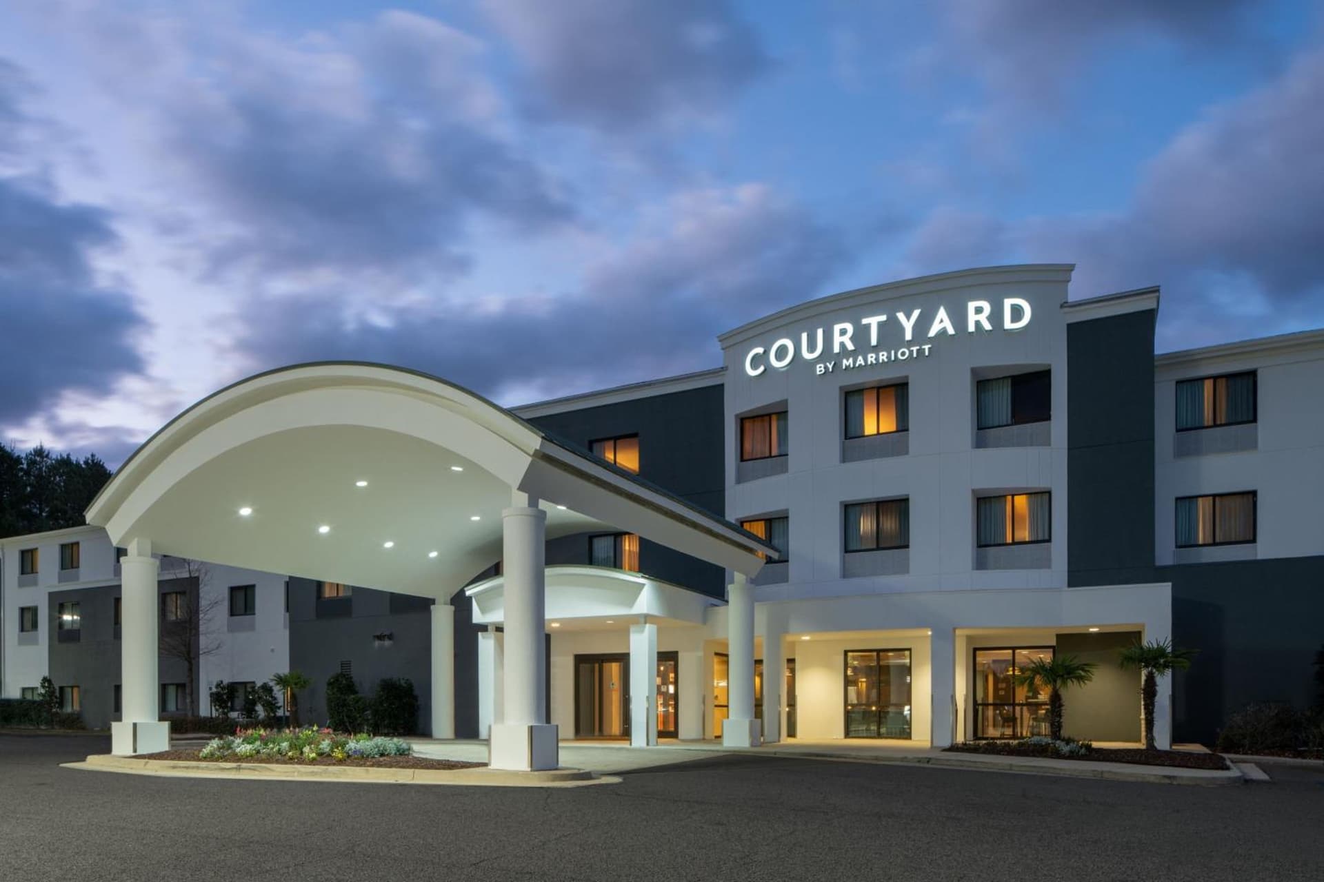 Courtyard by Marriott Mobile Daphne Eastern Shore interior in Spanish Fort, AL — gallery photo 2