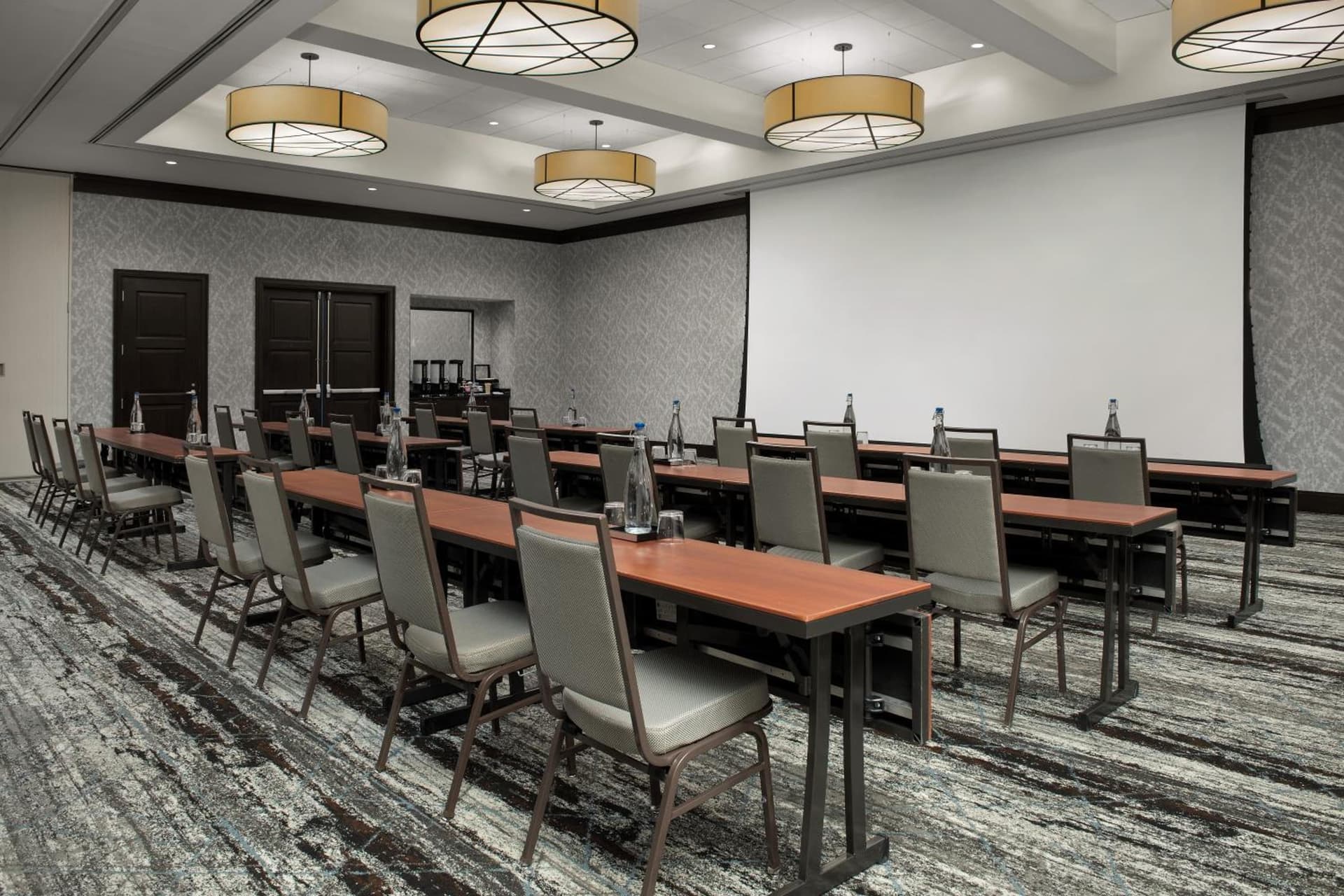 Embassy Suites Springfield gallery photo in Springfield, VA — image 59