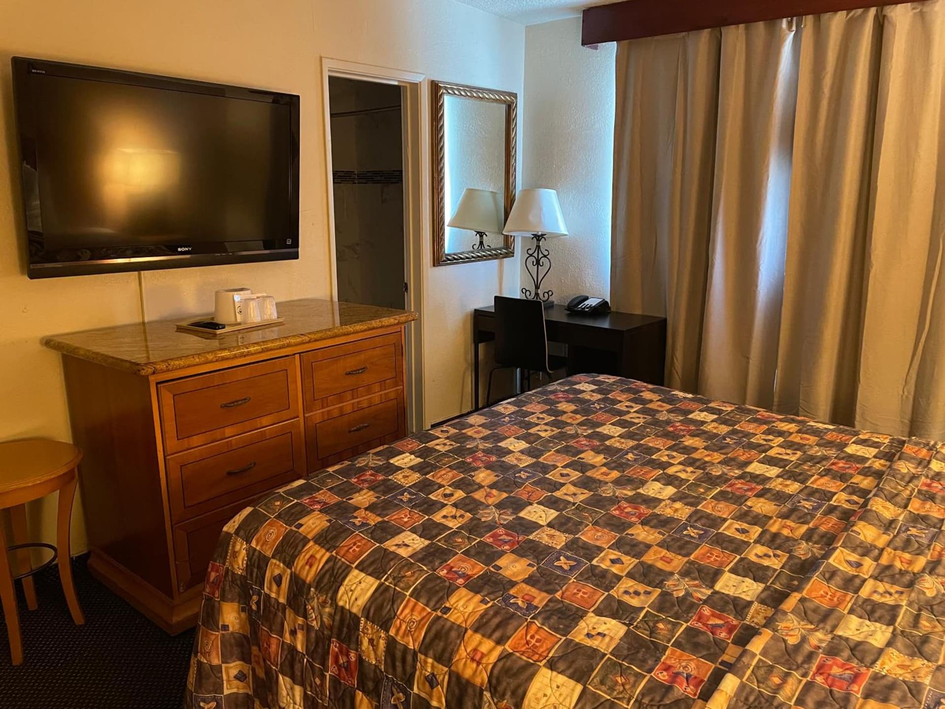 Grand Inn gallery photo in Fullerton, CA — image 38