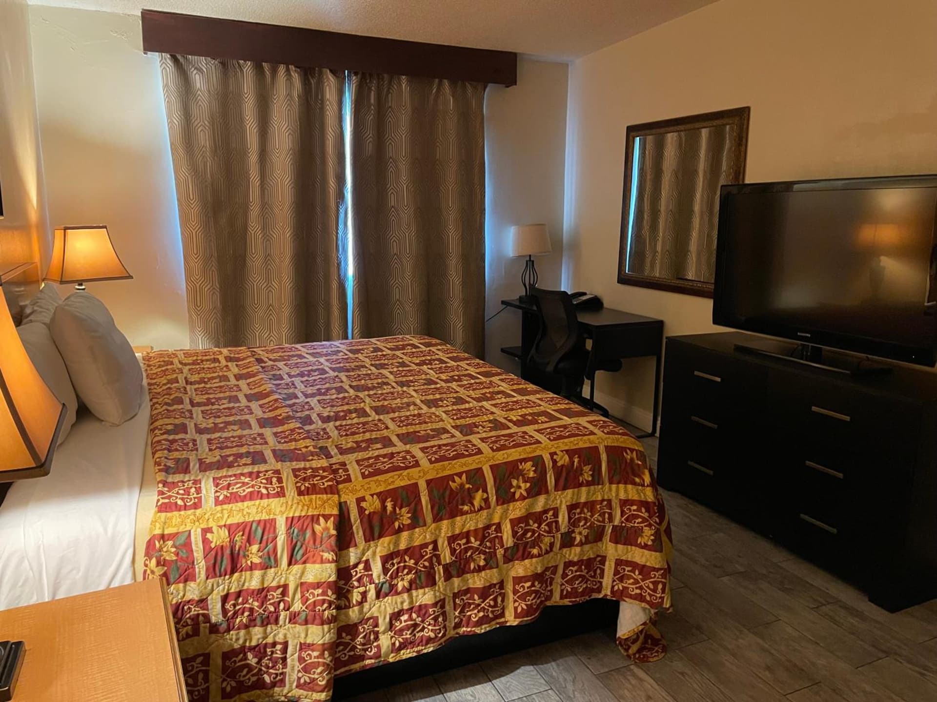 Grand Inn gallery photo in Fullerton, CA — image 11