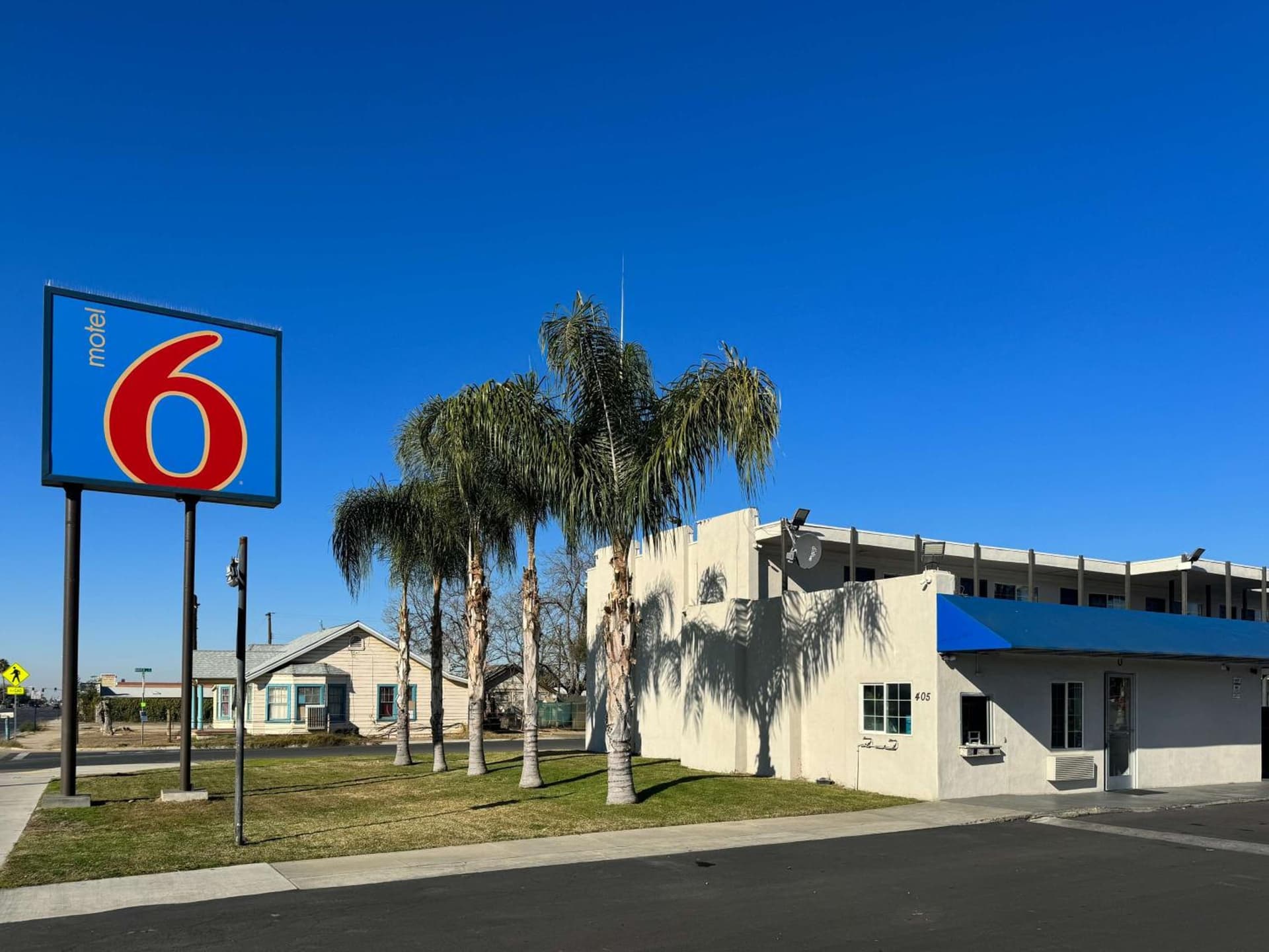 Motel 6-Delano, CA featured exterior or lobby in Delano, CA — similar hotel