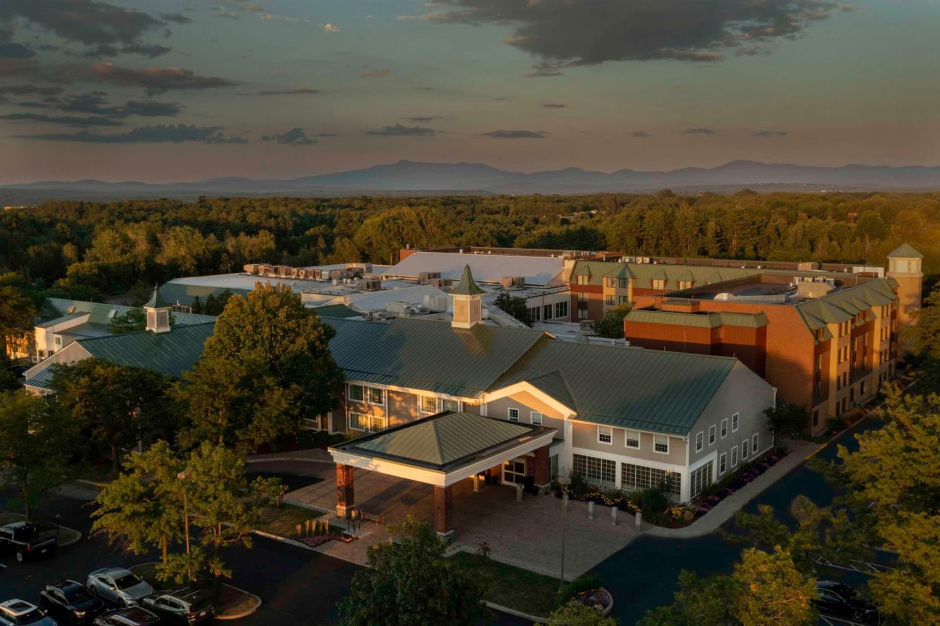 DoubleTree by Hilton Hotel Burlington Vermont gallery photo in Burlington, VT — image 22
