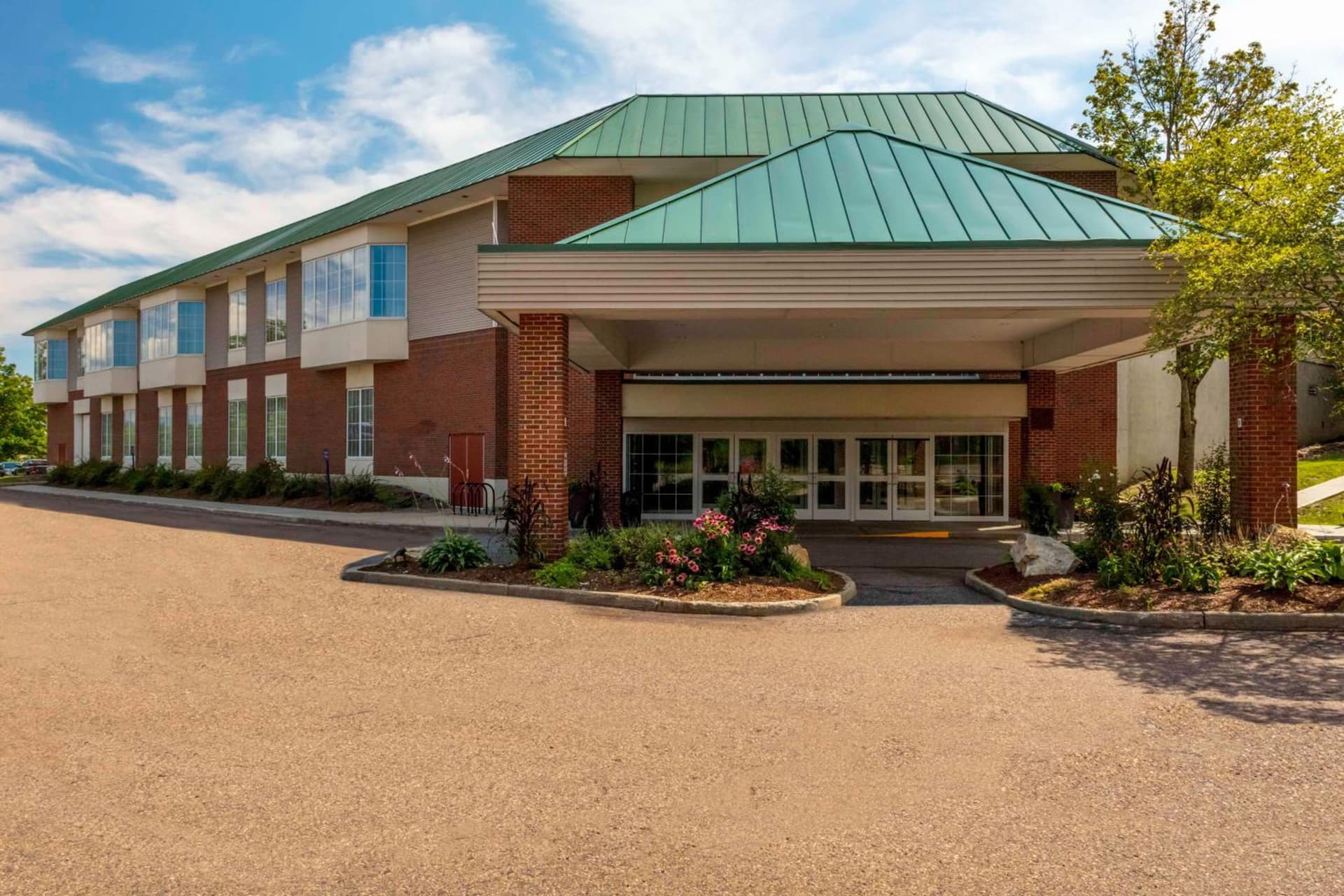 DoubleTree by Hilton Hotel Burlington Vermont gallery photo in Burlington, VT — image 30