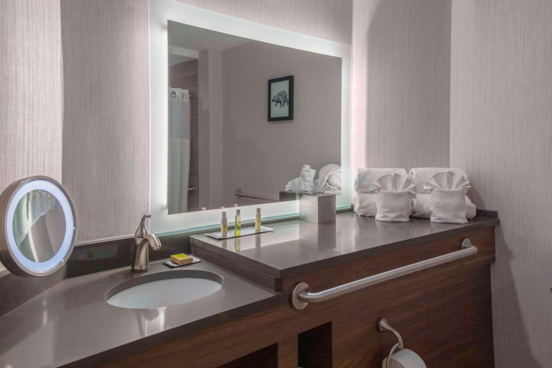 DoubleTree by Hilton Hotel Burlington Vermont gallery photo in Burlington, VT — image 36