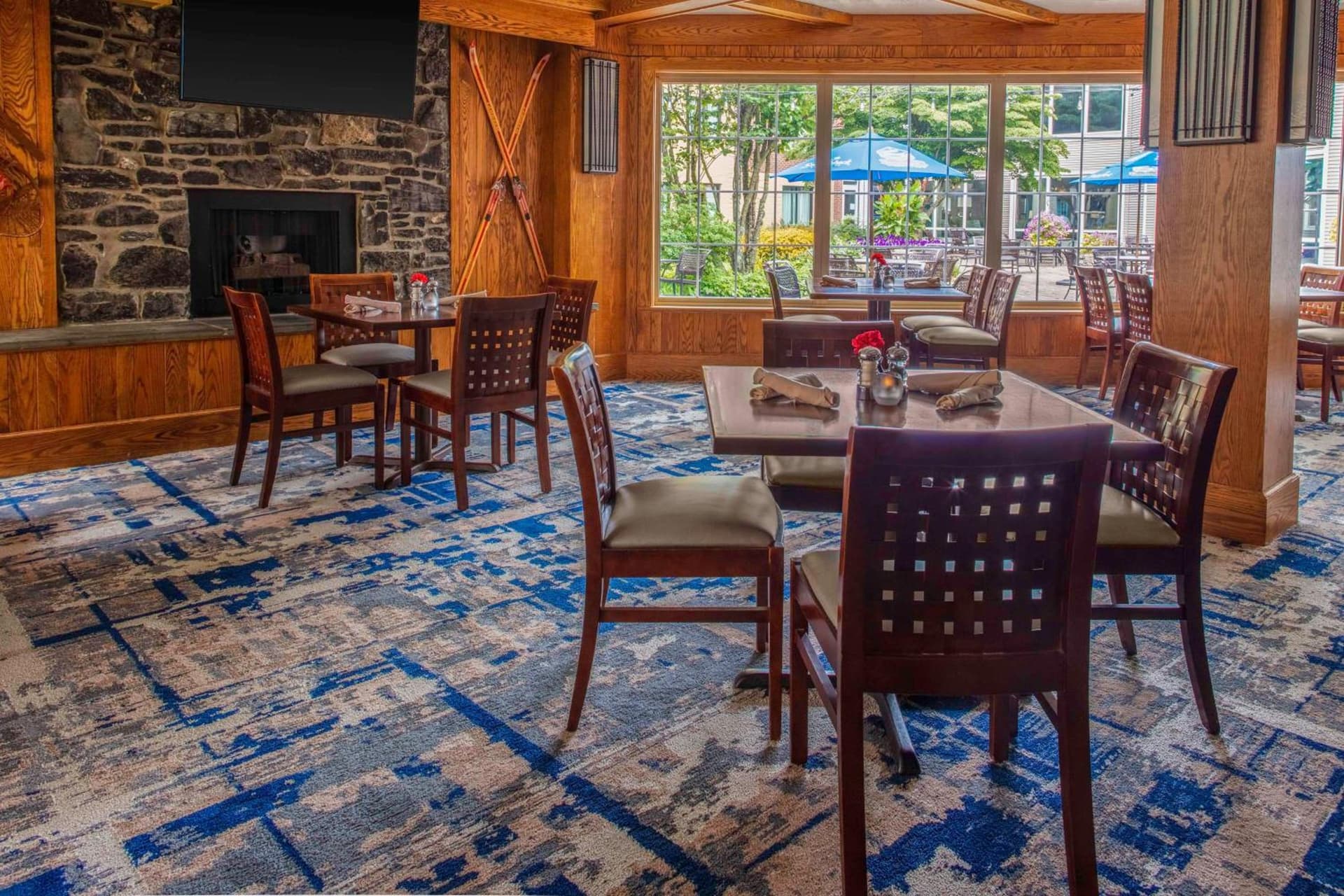 DoubleTree by Hilton Hotel Burlington Vermont gallery photo in Burlington, VT — image 11