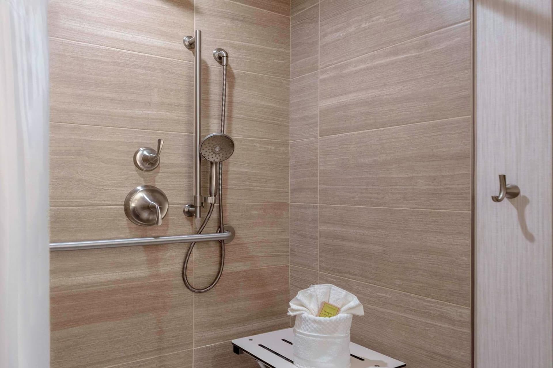 DoubleTree by Hilton Hotel Burlington Vermont gallery photo in Burlington, VT — image 48