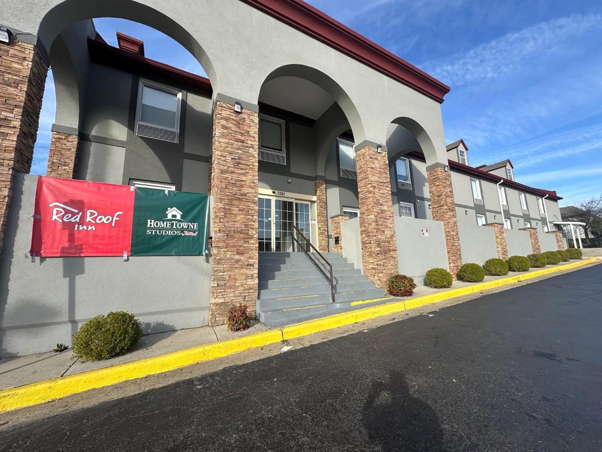 HomeTowne Studios by Red Roof Richmond, VA - W Broad St featured exterior or lobby in Richmond, VA — similar hotel