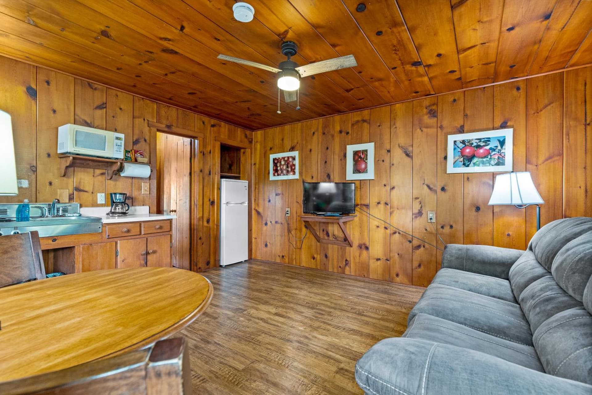 Lakeview on the Lake gallery photo in North East, PA — image 42