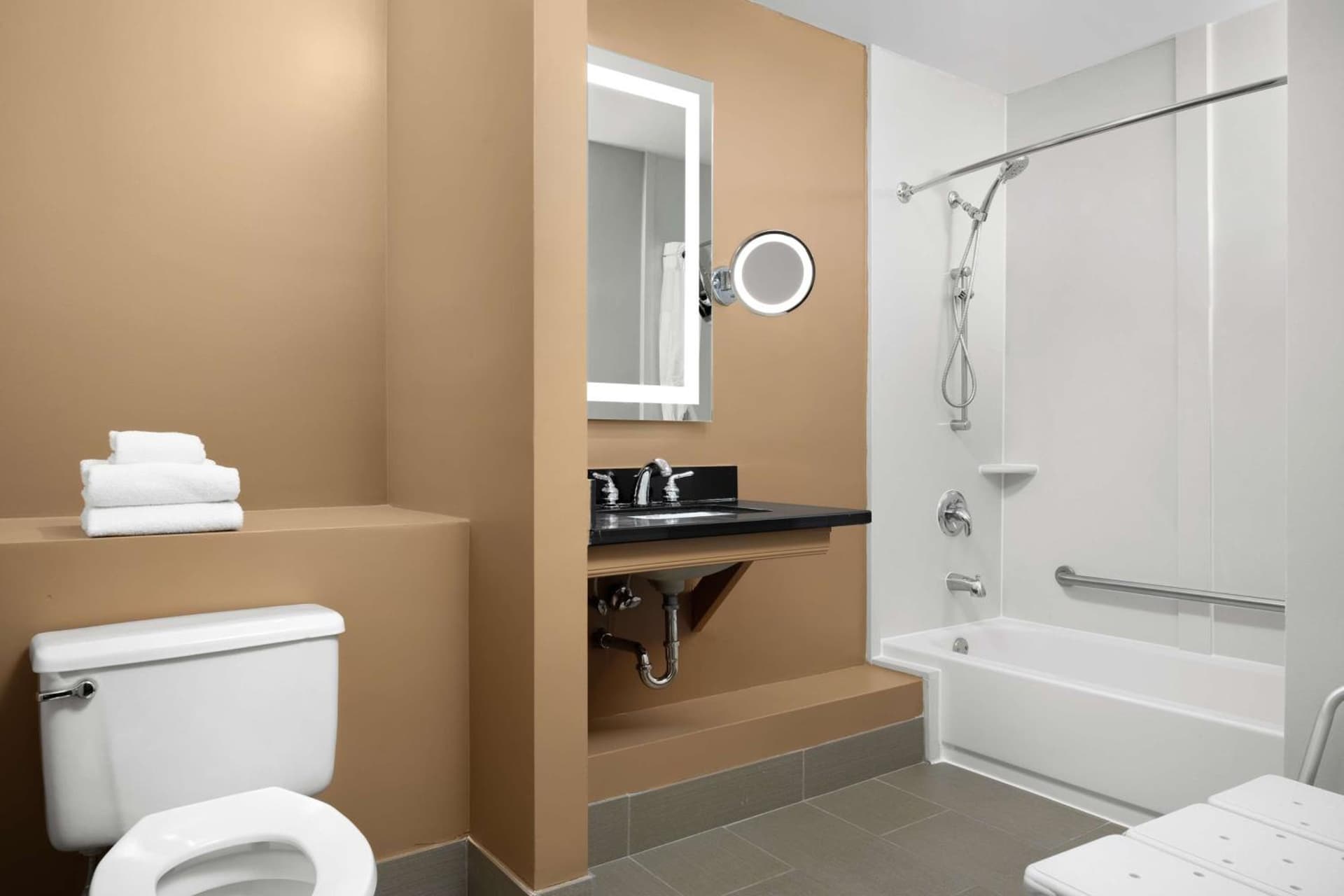 Doubletree By Hilton Greensboro Airport gallery photo in Greensboro, NC — image 38