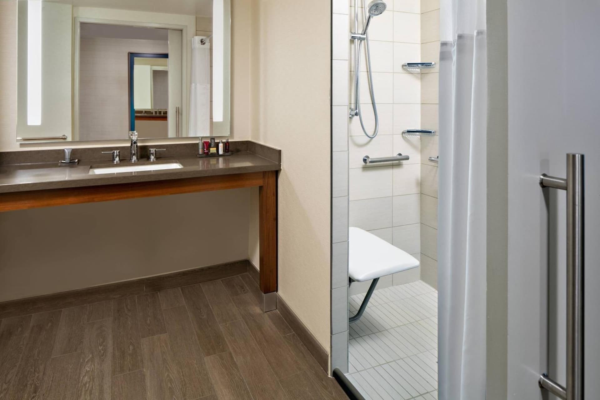 Houston Airport Marriott at George Bush Intercontinental interior in Houston, TX — gallery photo 2