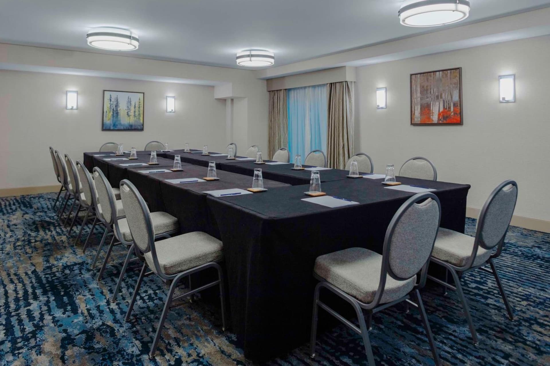 DoubleTree by Hilton Hotel Burlington Vermont gallery photo in Burlington, VT — image 27