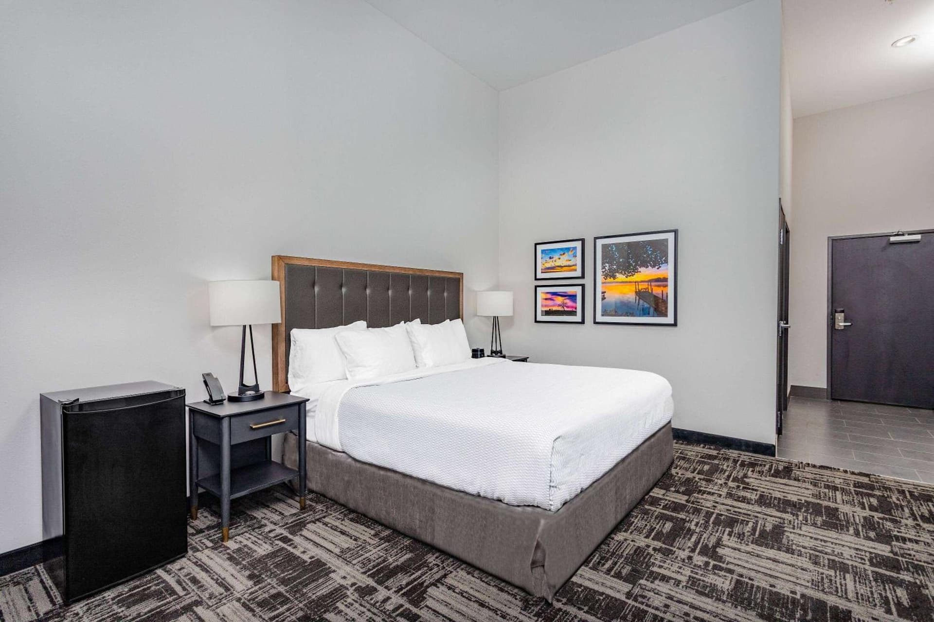 LaQuinta Suites by Wyndham South Bend Notre Dame Area gallery photo in South Bend, IN — image 34