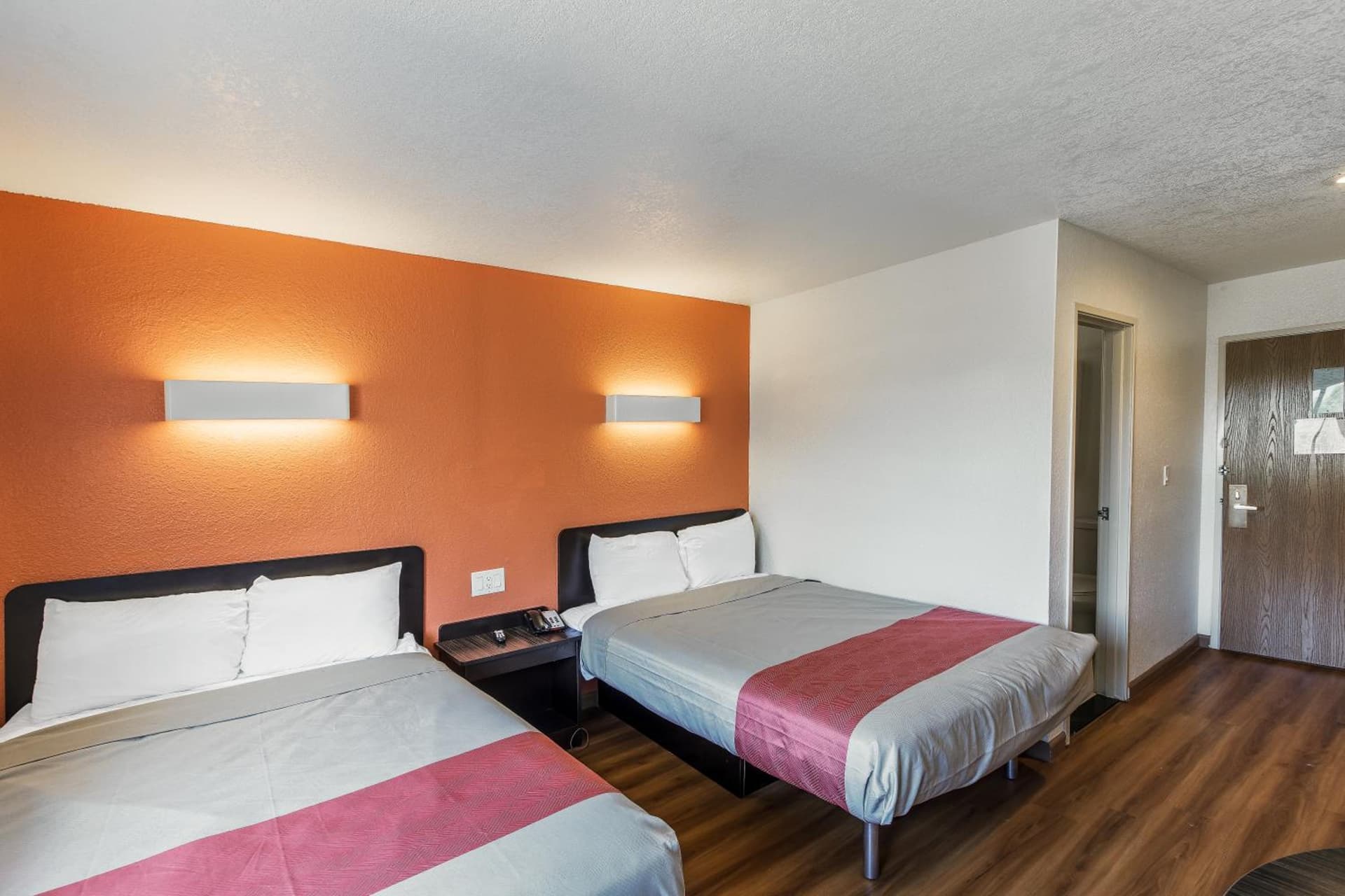 Motel 6-Dallas, TX - South property views in Dallas, TX — gallery photo 3