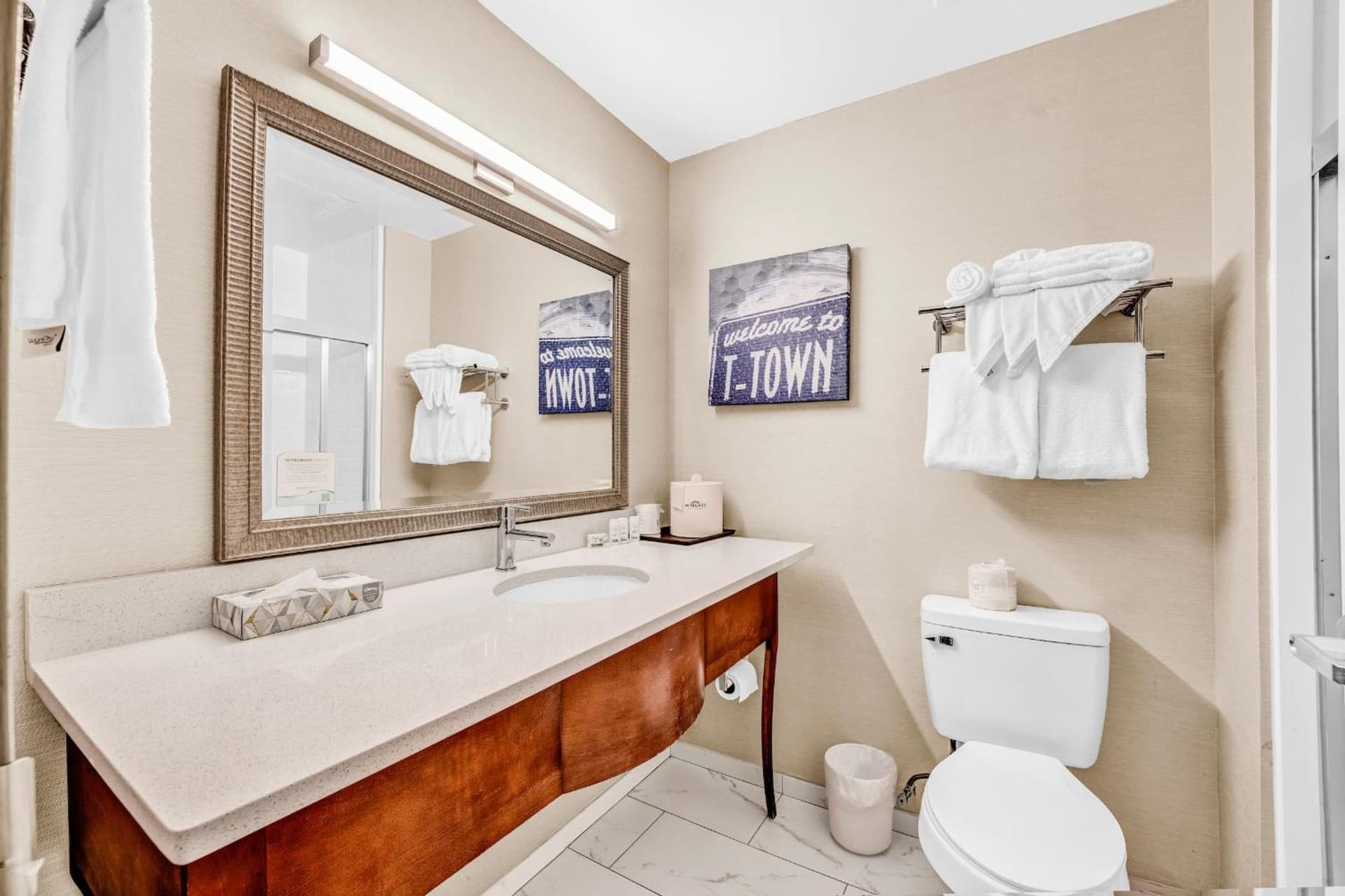 Wingate by Wyndham Tuscaloosa interior in Tuscaloosa, AL — gallery photo 2