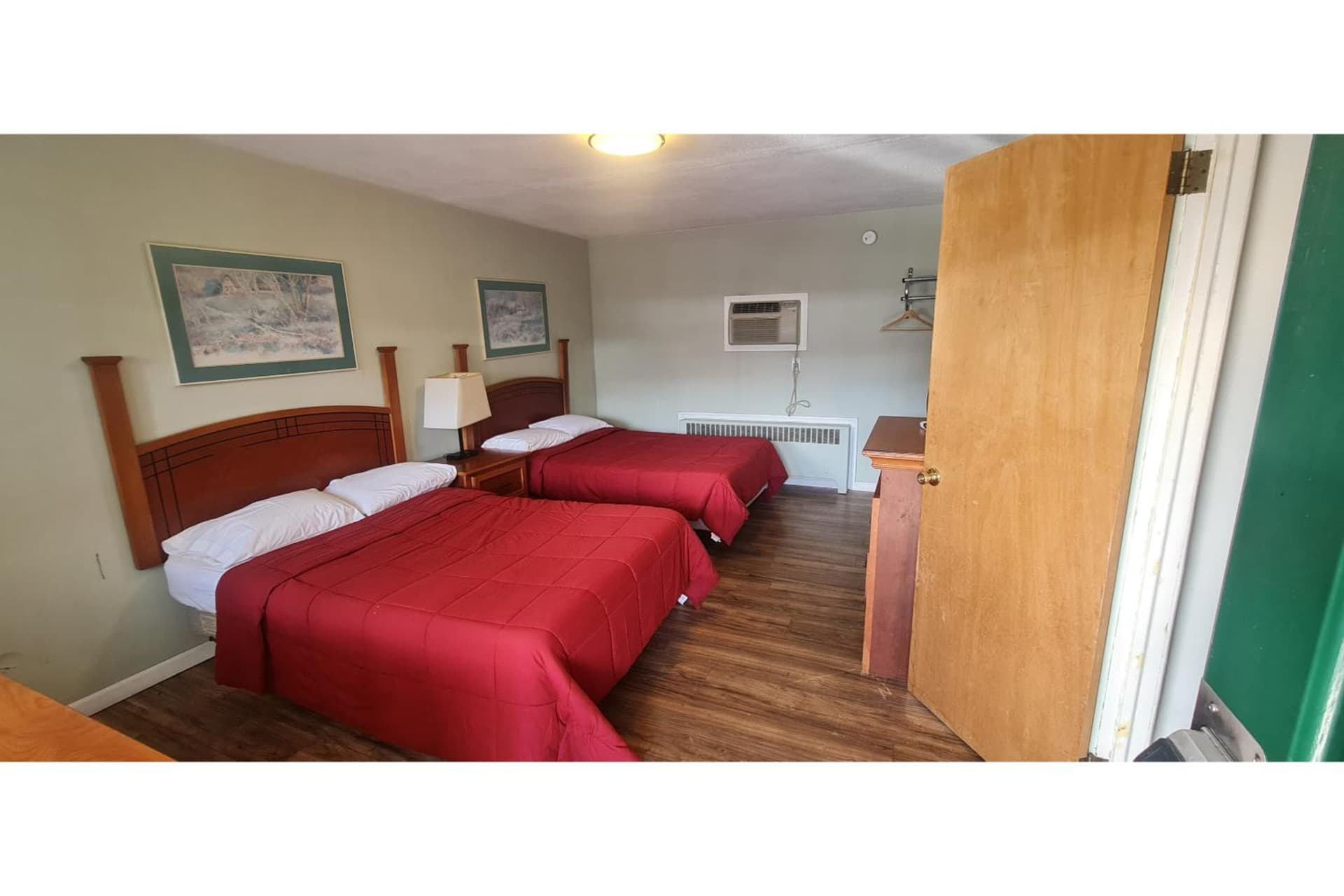 Werry's Cottages Motel & Pub by OYO East Stroudsburg Poconos interior in East Stroudsburg, PA — gallery photo 2