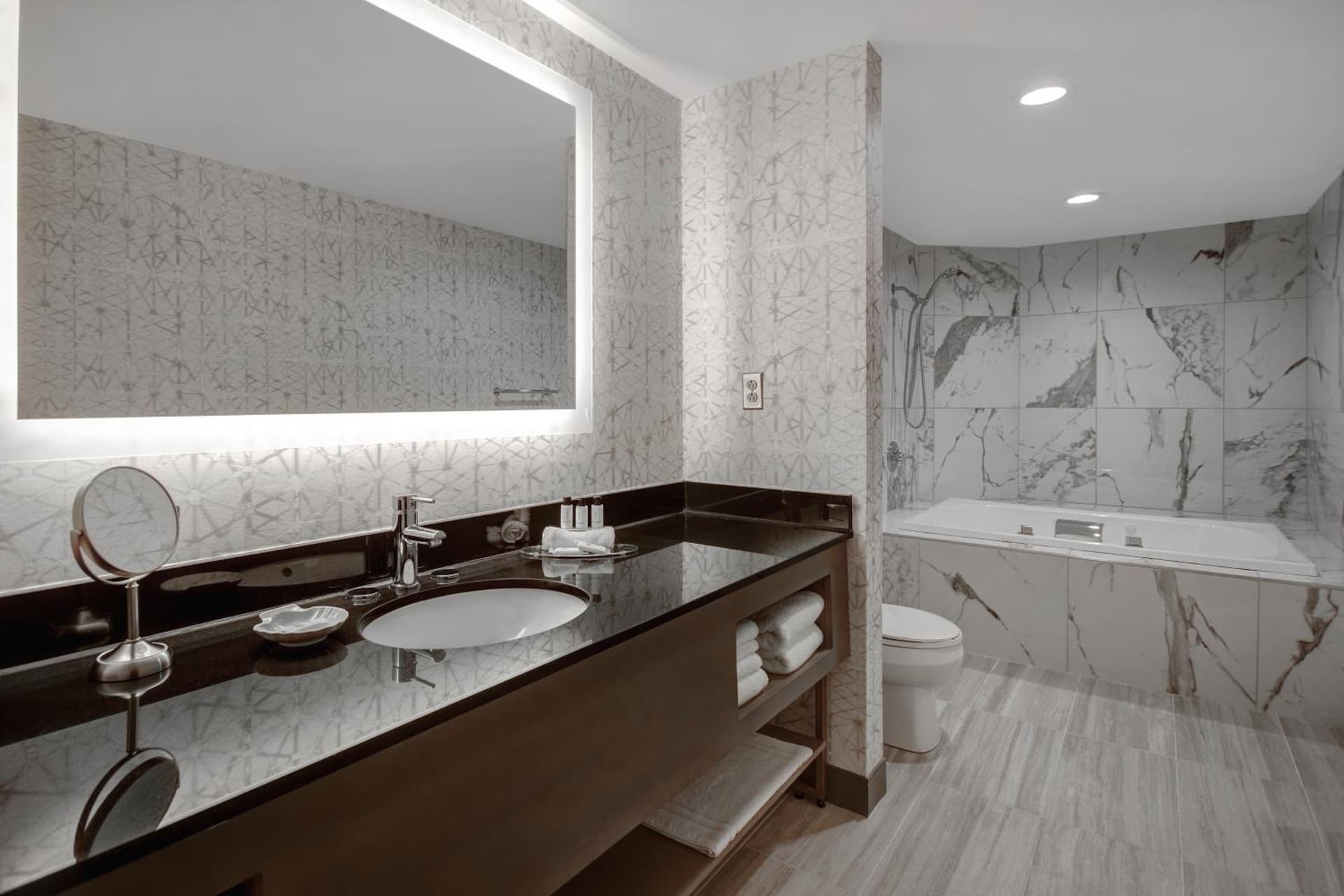 Crowne Plaza Auburn Hills by IHG gallery photo in Auburn Hills, MI — image 43
