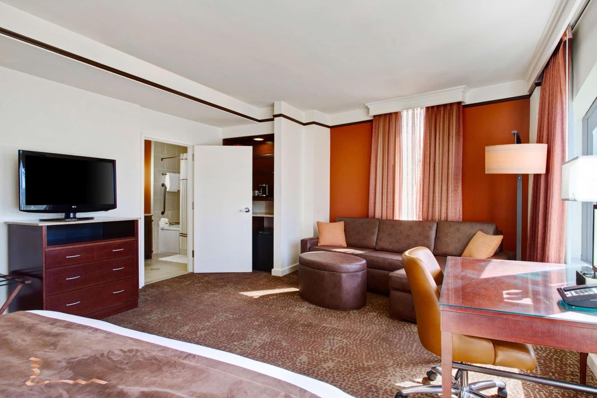 The Emily Morgan Hotel - A DoubleTree by Hilton gallery photo in San Antonio, TX — image 25