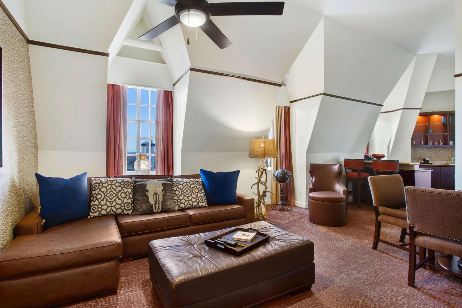 The Emily Morgan Hotel - A DoubleTree by Hilton gallery photo in San Antonio, TX — image 72
