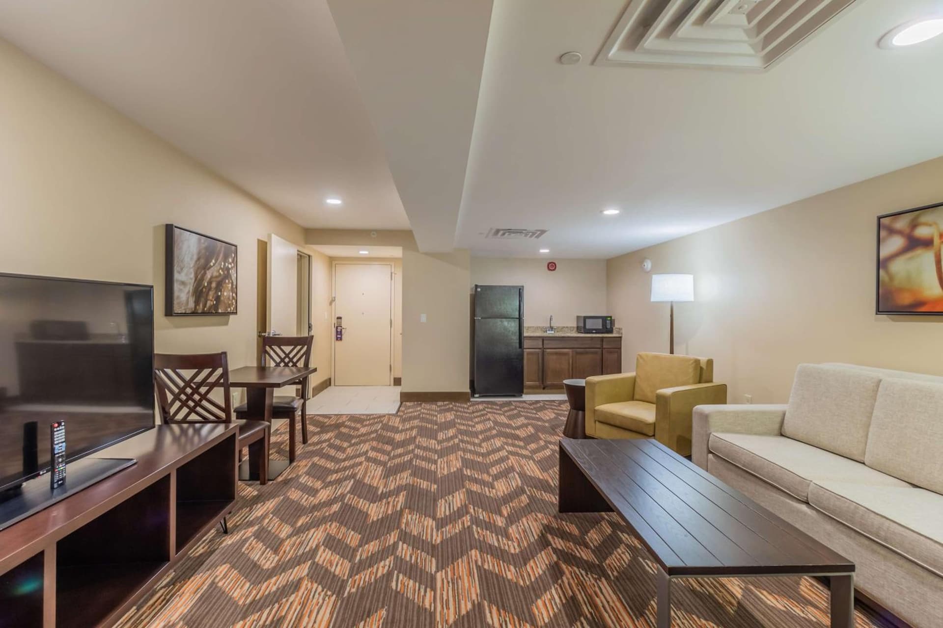 DoubleTree by Hilton Lawrence gallery photo in Lawrence, KS — image 5