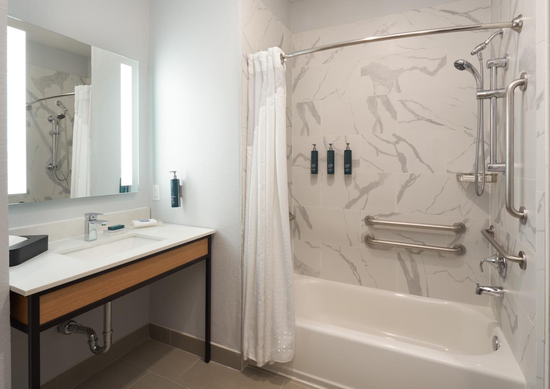 DoubleTree by Hilton Houston Westchase gallery photo in Houston, TX — image 6