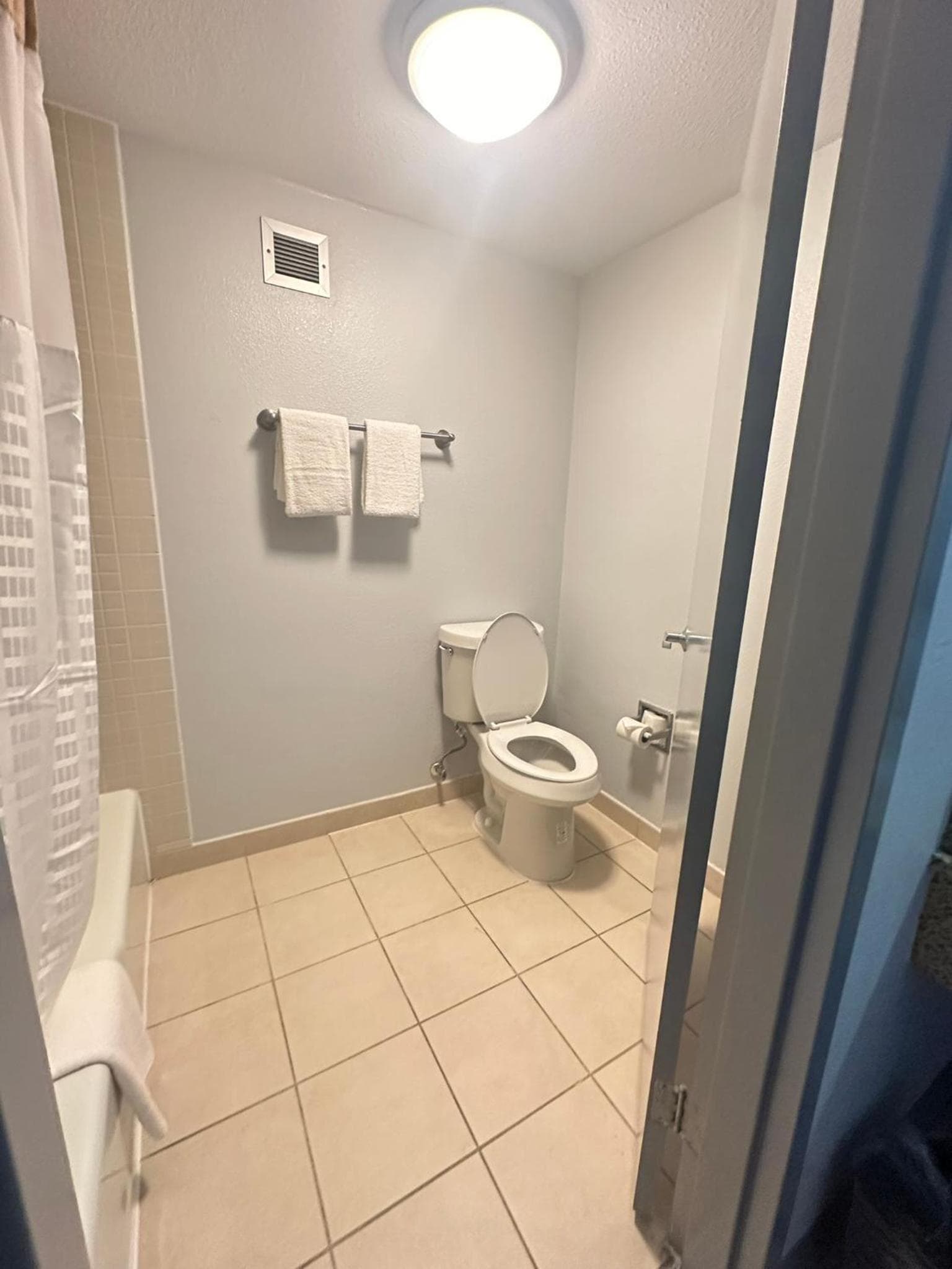 Super 8 by Wyndham Dallas Love Field Airport gallery photo in Dallas, TX — image 67