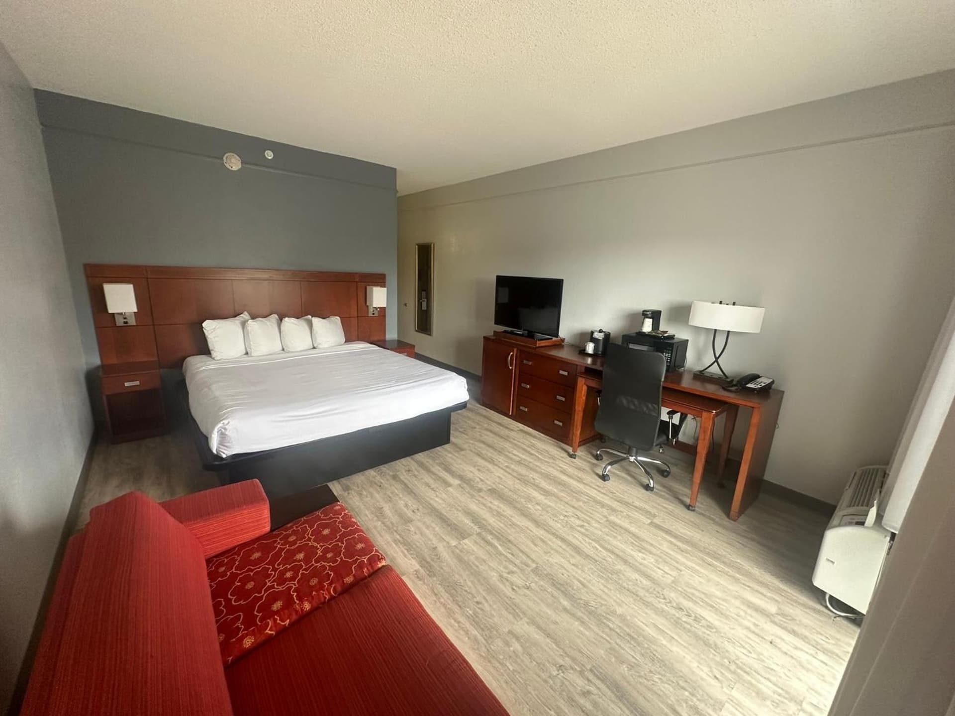 Super 8 by Wyndham Dallas Love Field Airport gallery photo in Dallas, TX — image 15