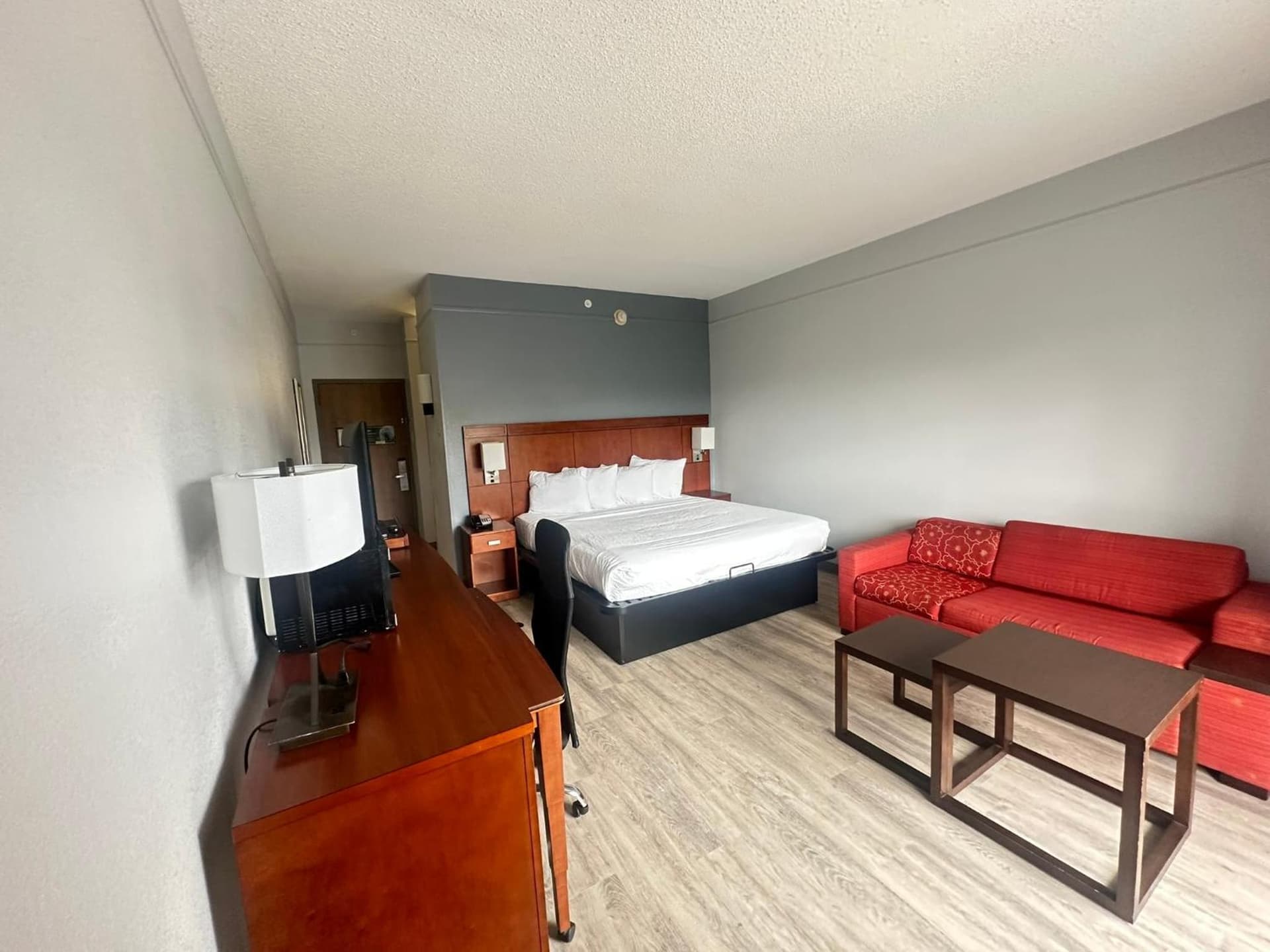 Super 8 by Wyndham Dallas Love Field Airport gallery photo in Dallas, TX — image 51