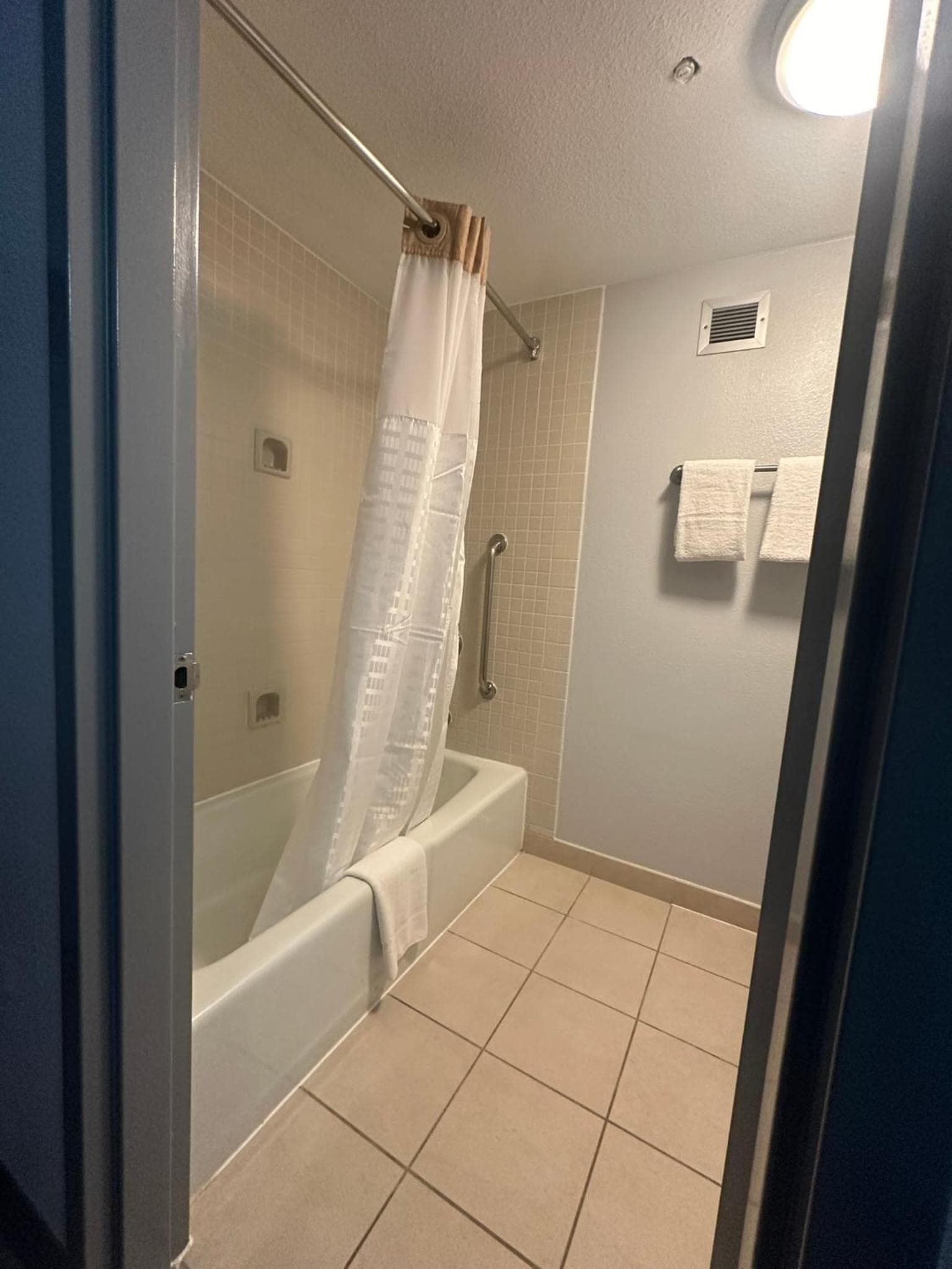 Super 8 by Wyndham Dallas Love Field Airport gallery photo in Dallas, TX — image 29