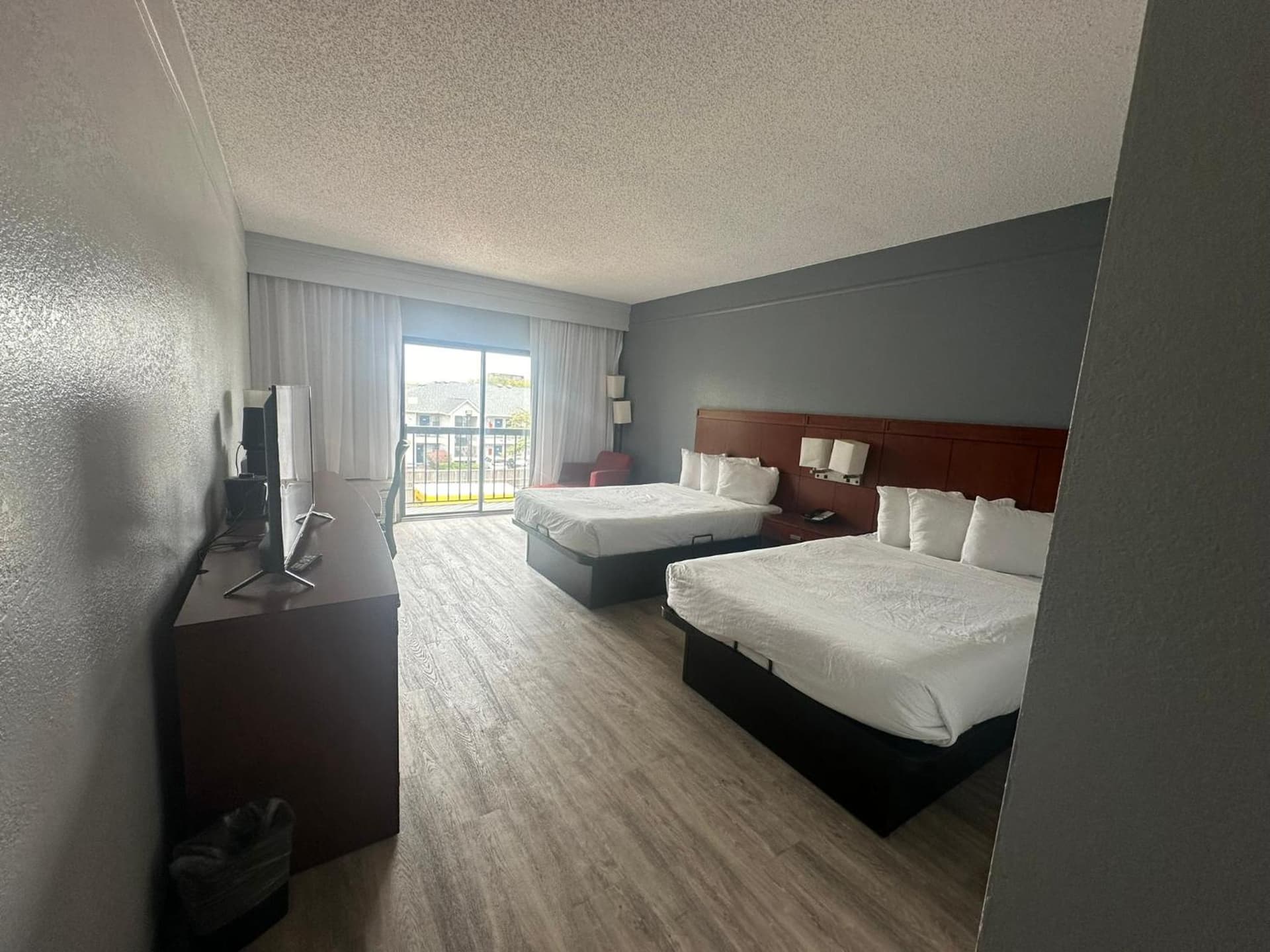 Super 8 by Wyndham Dallas Love Field Airport gallery photo in Dallas, TX — image 10