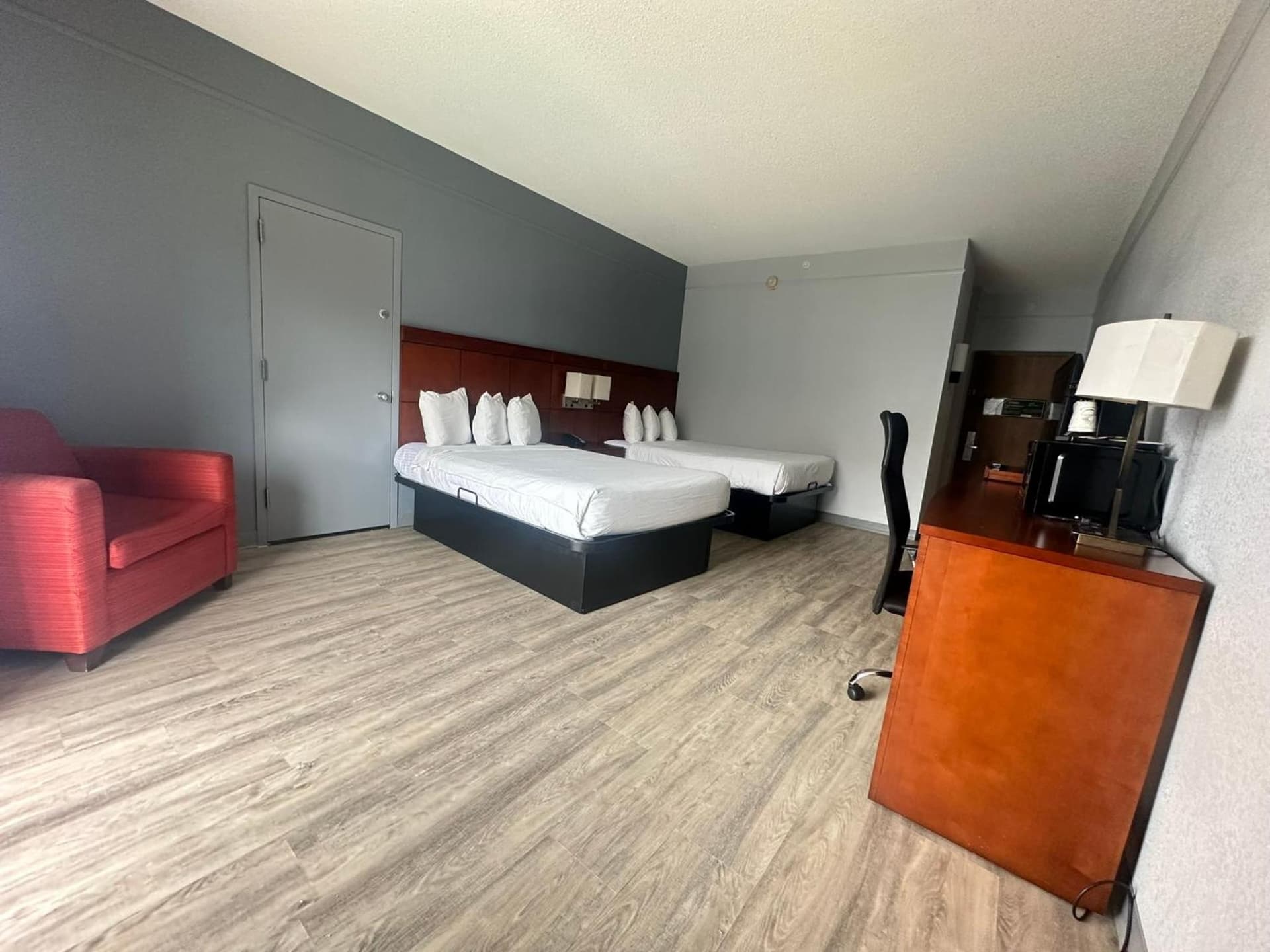 Super 8 by Wyndham Dallas Love Field Airport gallery photo in Dallas, TX — image 58