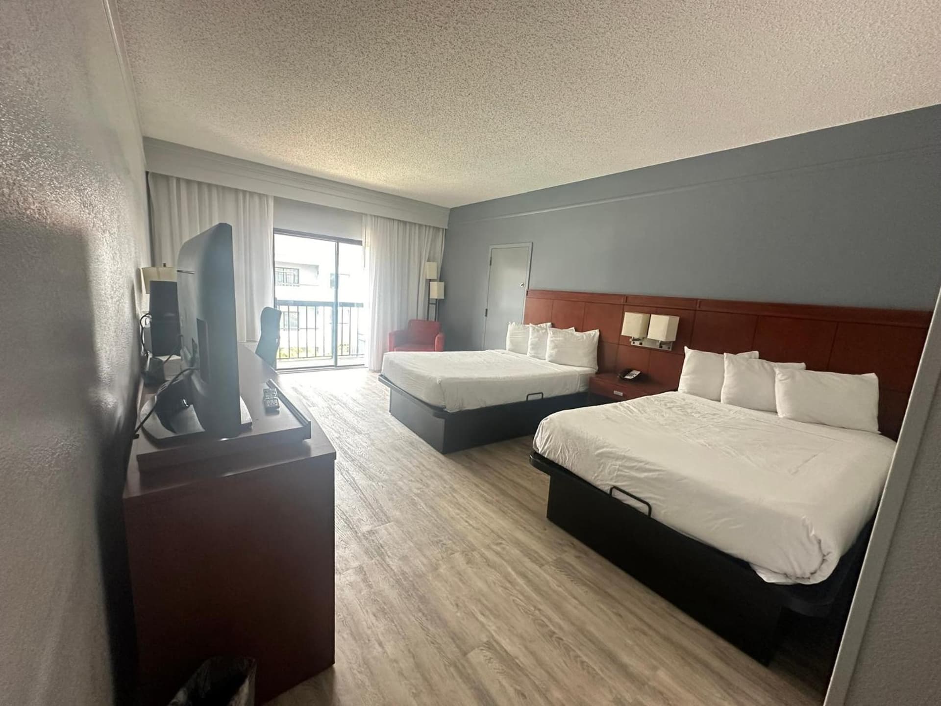 Super 8 by Wyndham Dallas Love Field Airport gallery photo in Dallas, TX — image 21