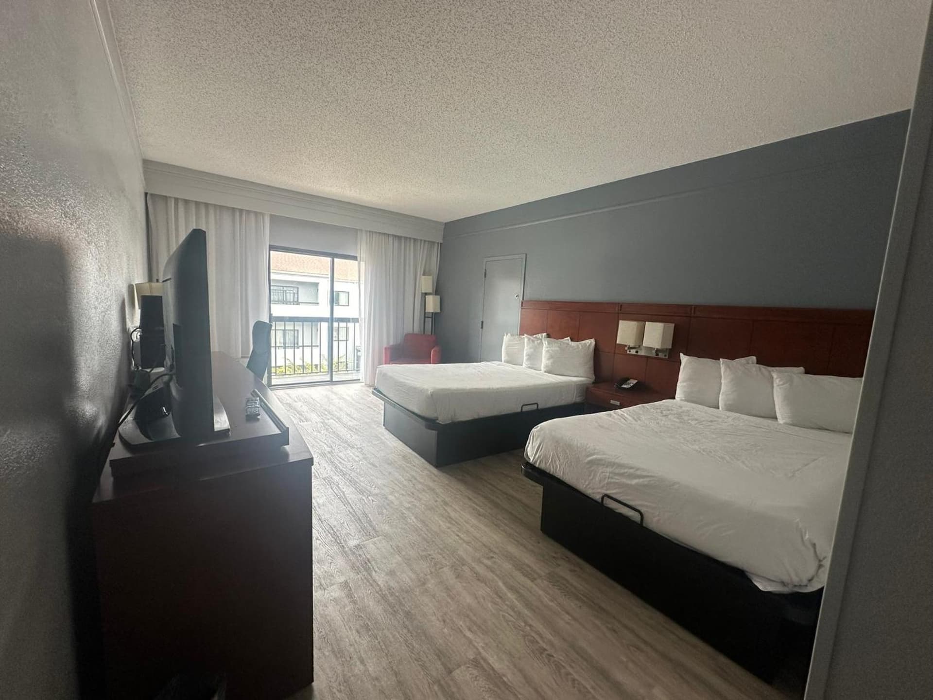 Super 8 by Wyndham Dallas Love Field Airport gallery photo in Dallas, TX — image 23