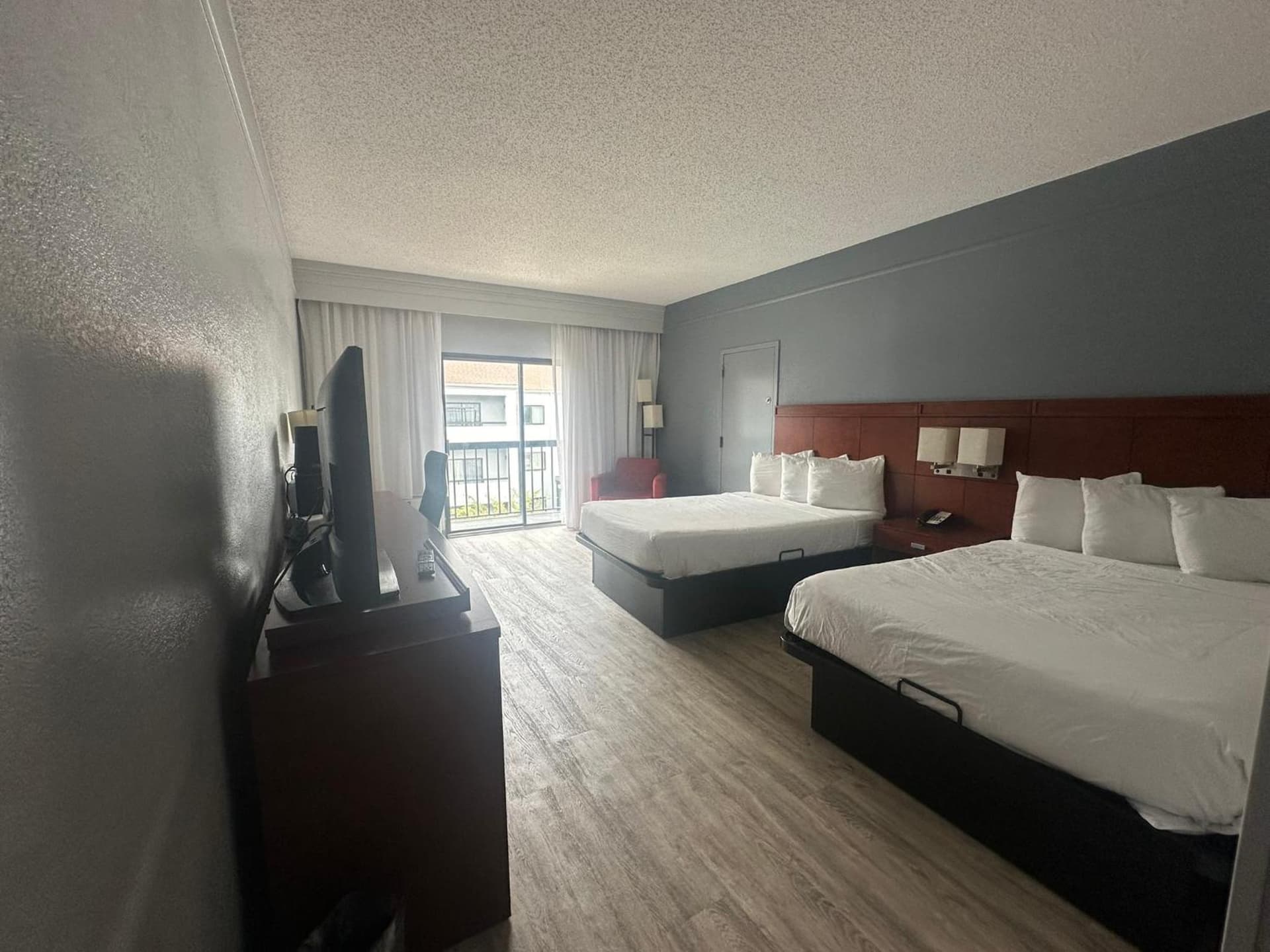 Super 8 by Wyndham Dallas Love Field Airport gallery photo in Dallas, TX — image 16