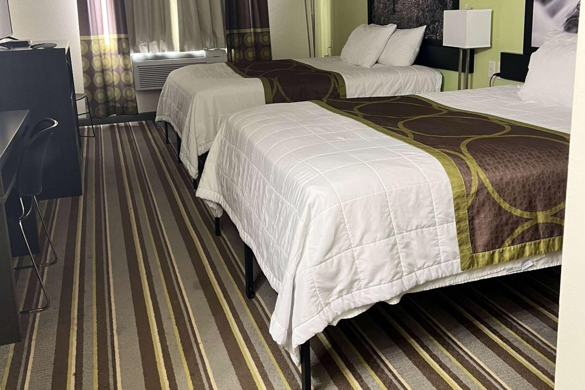 Super 8 by Wyndham Nebraska City property views in Percival, IA — gallery photo 3