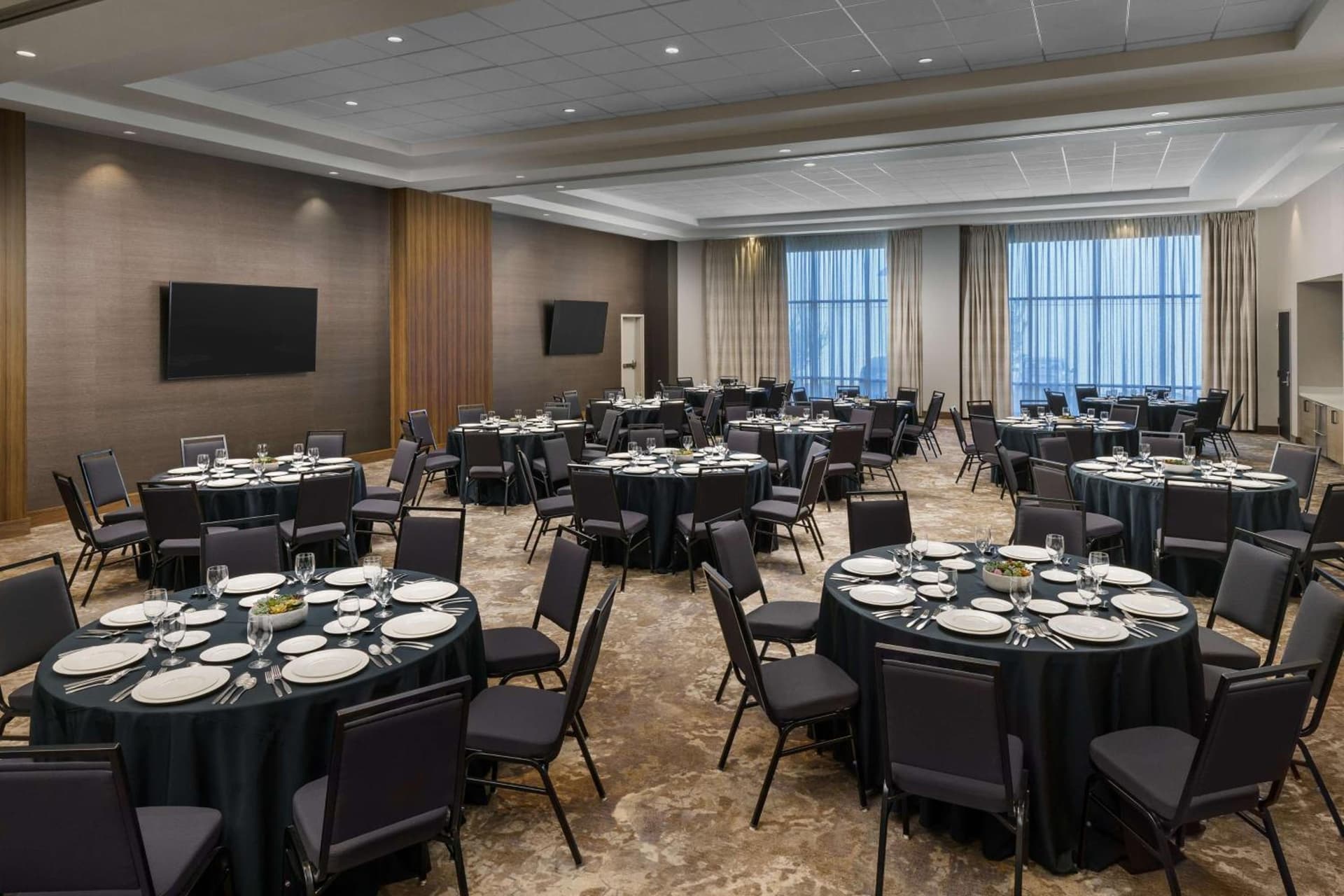 Hilton Garden Inn Sunnyvale interior in Sunnyvale, CA — gallery photo 2