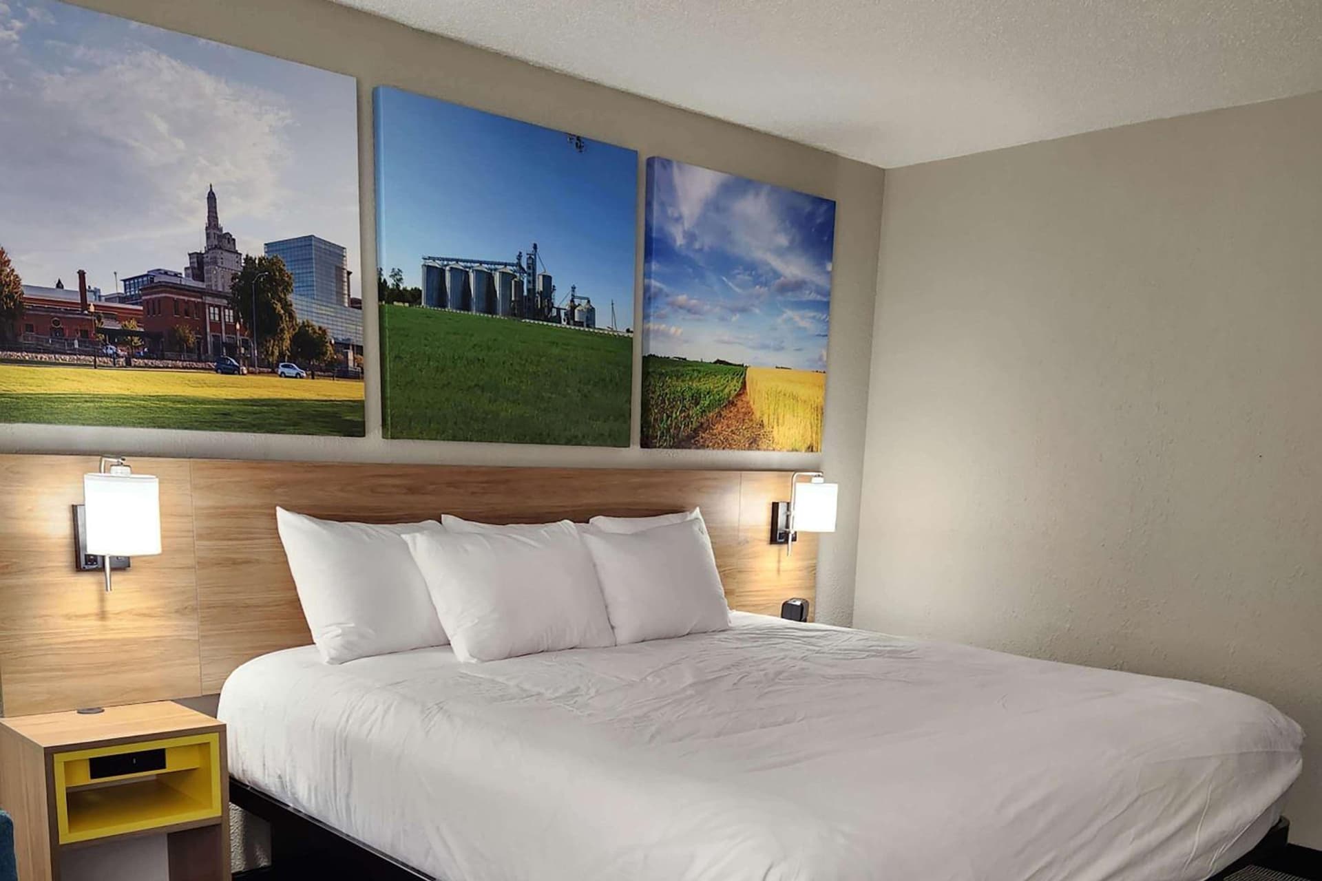 Days Inn by Wyndham Davenport gallery photo in Davenport, IA — image 7