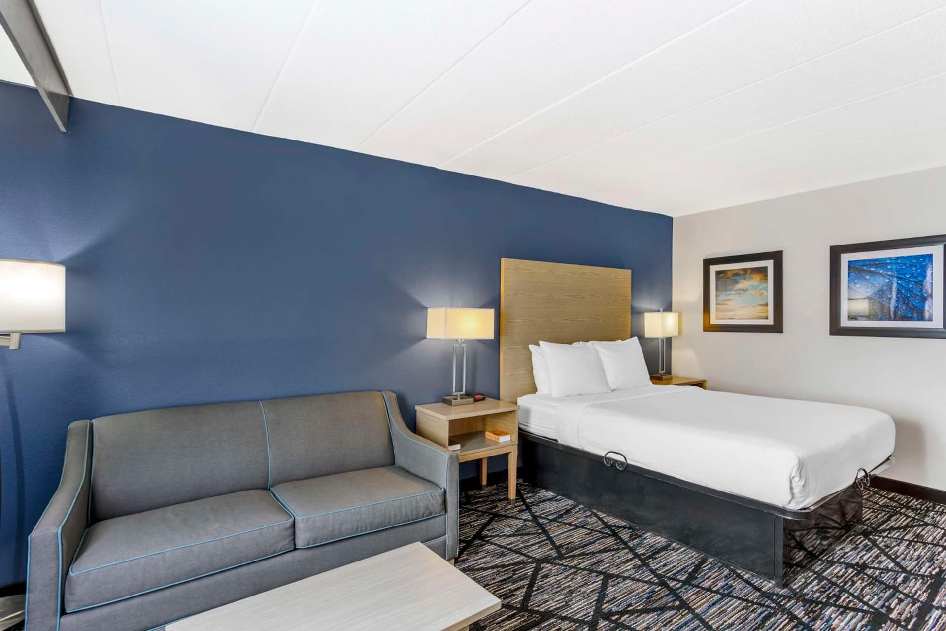 Best Western Westgate Inn interior in York, PA — gallery photo 2