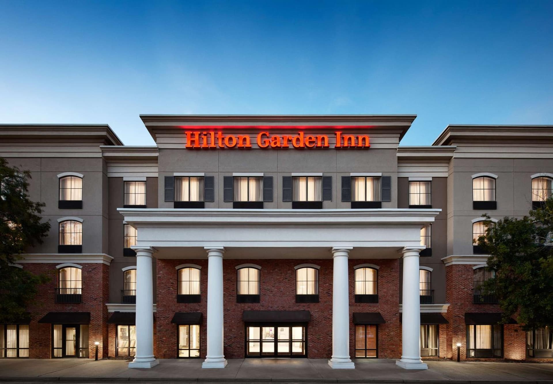 Hilton Garden Inn Beaufort interior in Beaufort, SC — gallery photo 2