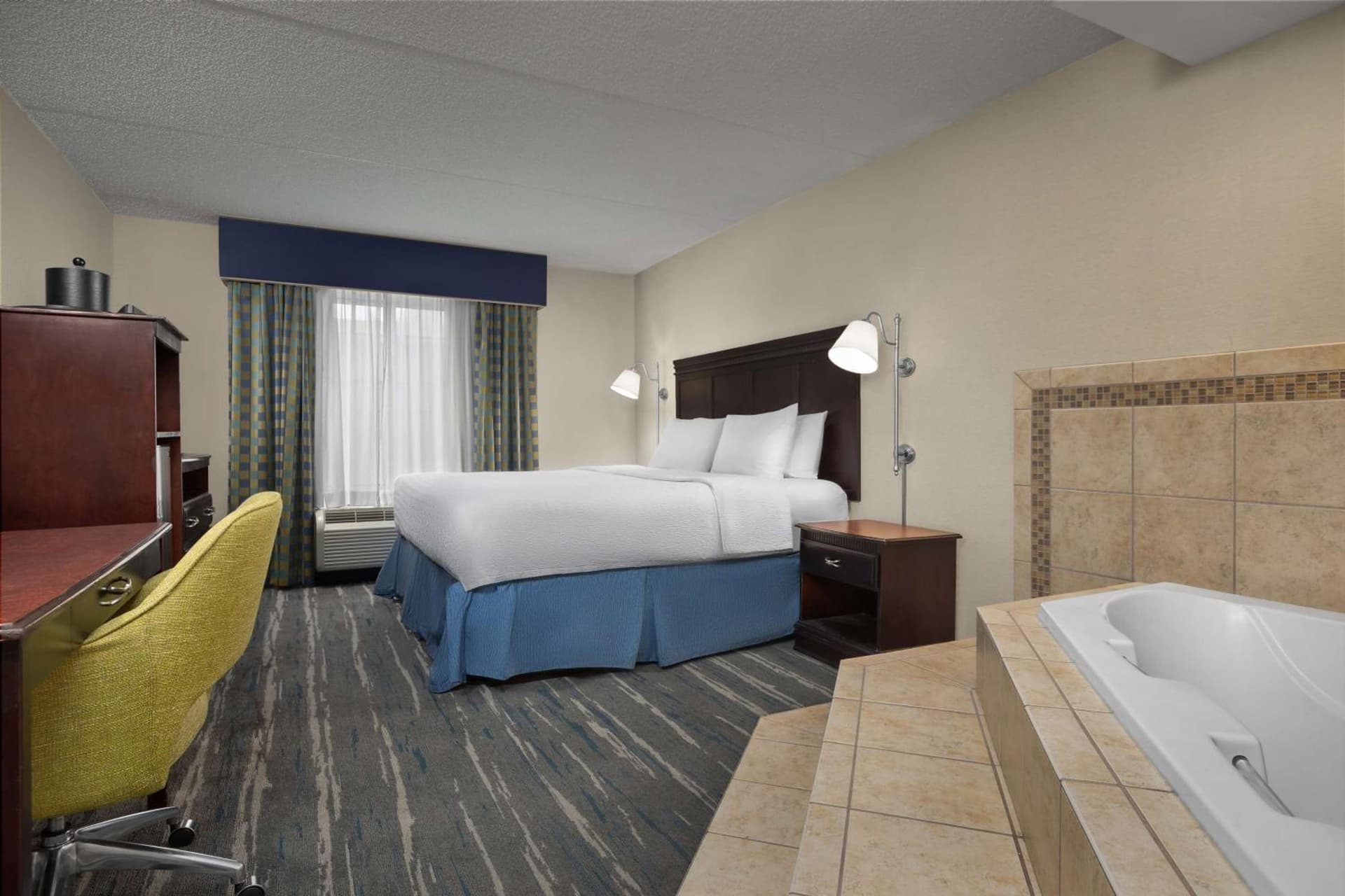 Hampton Inn Syracuse Clay gallery photo in Liverpool, NY — image 14