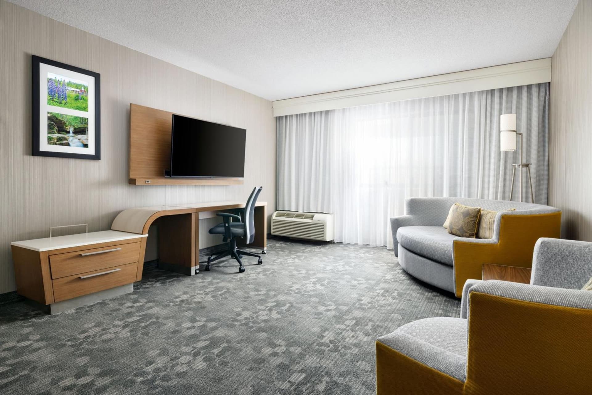 Courtyard by Marriott Concord gallery photo in Concord, NH — image 13