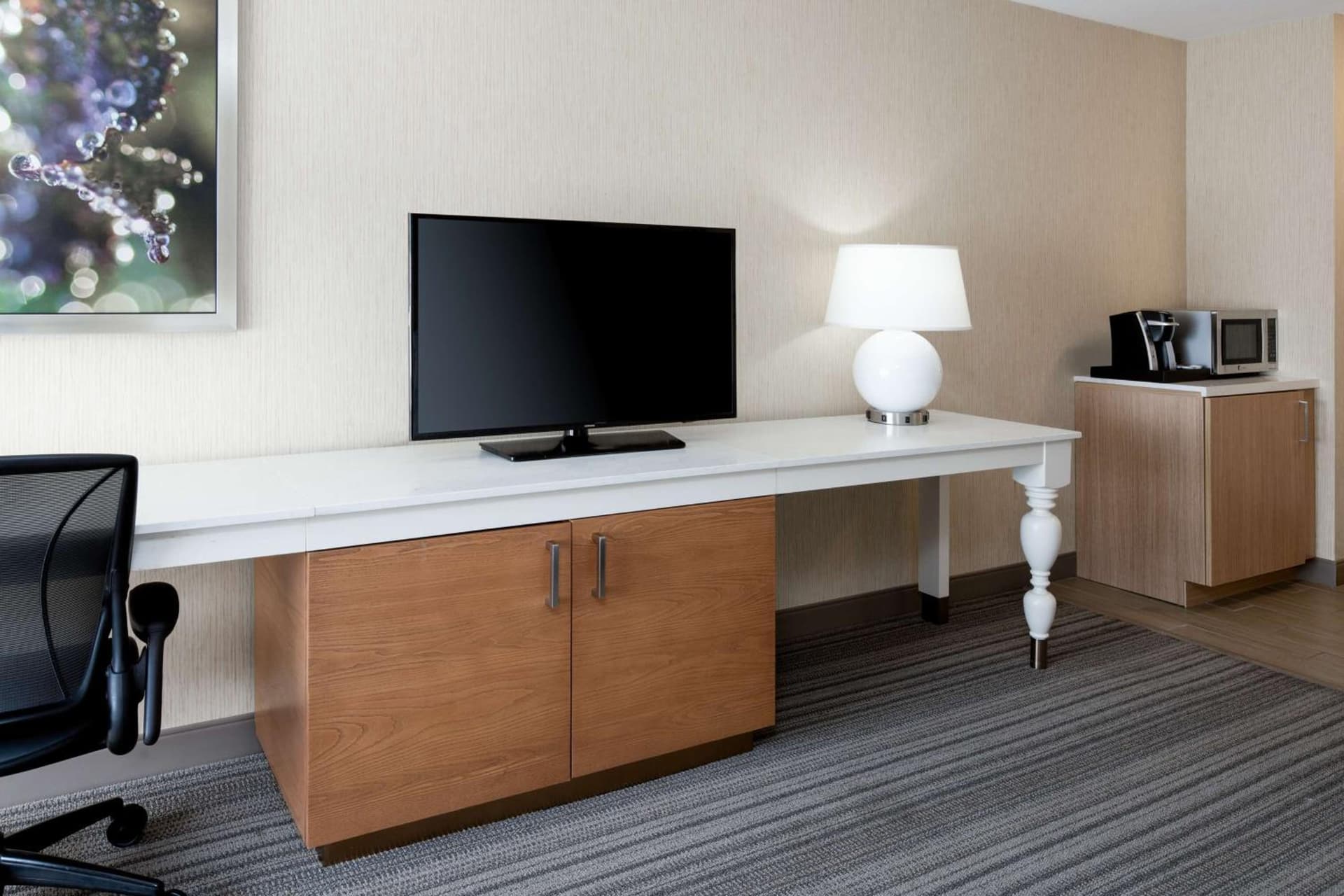 Hilton Garden Inn Roseville interior in Roseville, CA — gallery photo 2