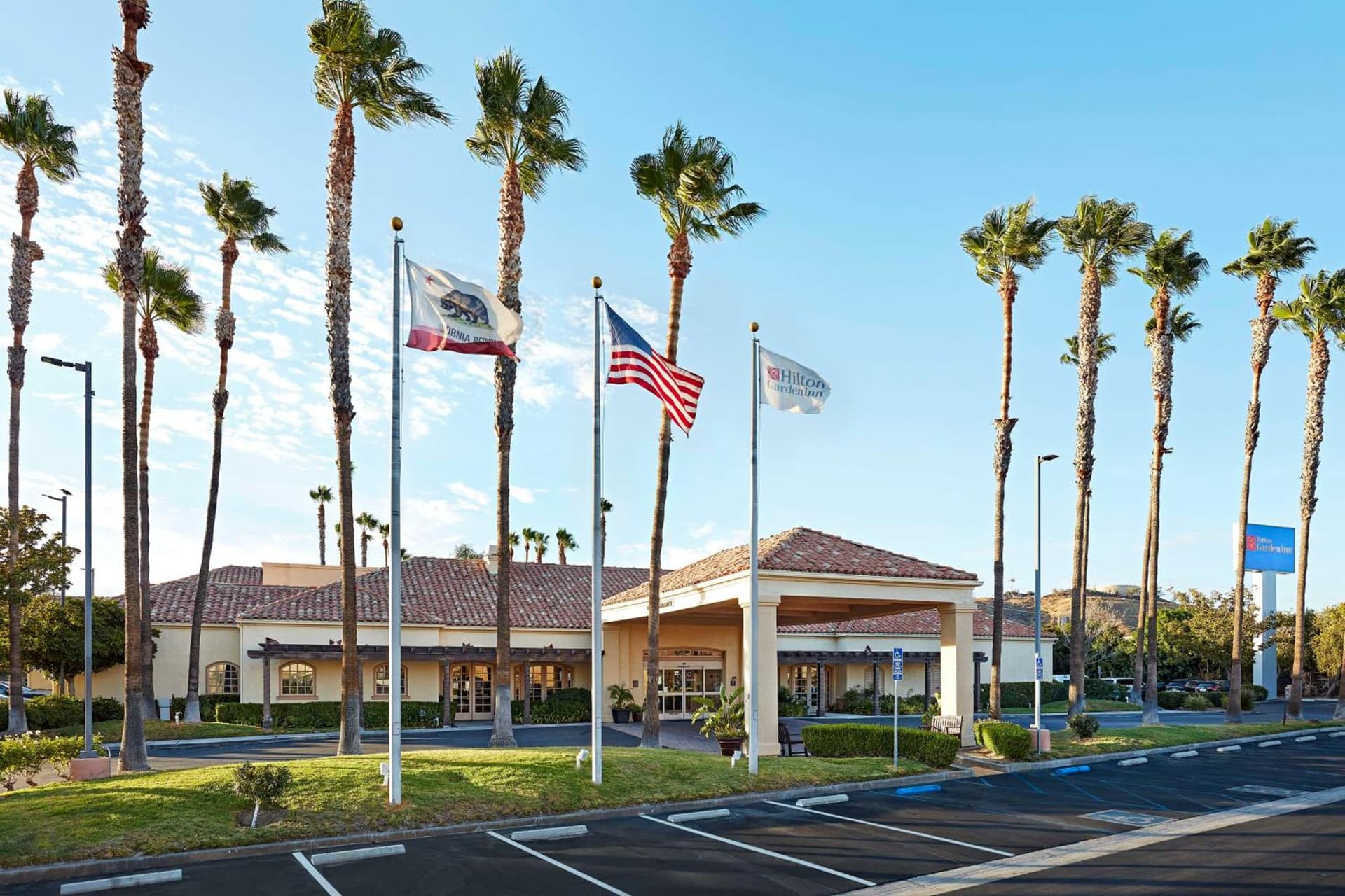Hilton Garden Inn Valencia Six Flags interior in Valencia, CA — gallery photo 2