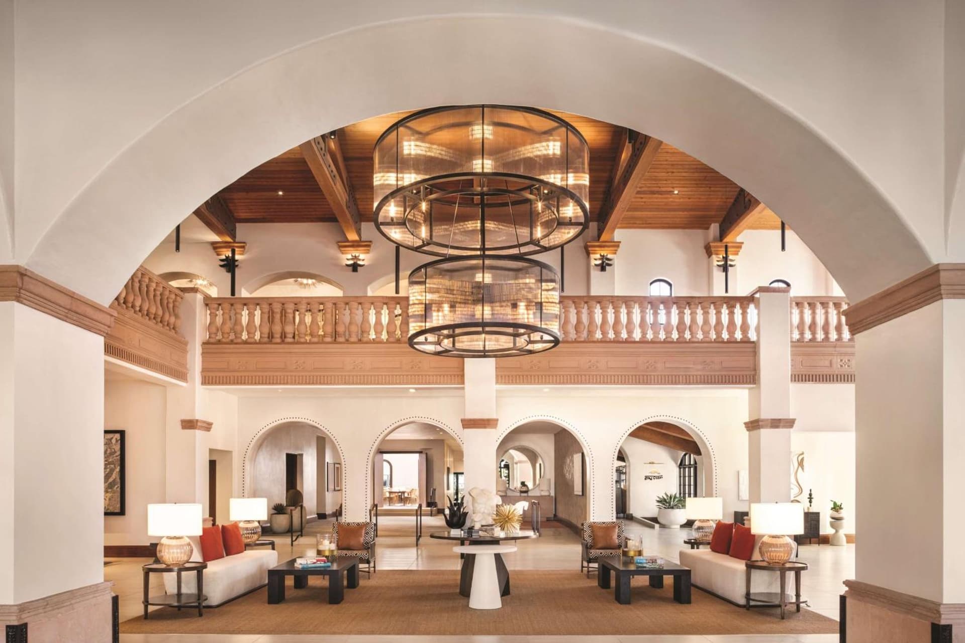 Zachari Dunes on Mandalay Beach, Curio Collection by Hilton interior in Oxnard, CA — gallery photo 2