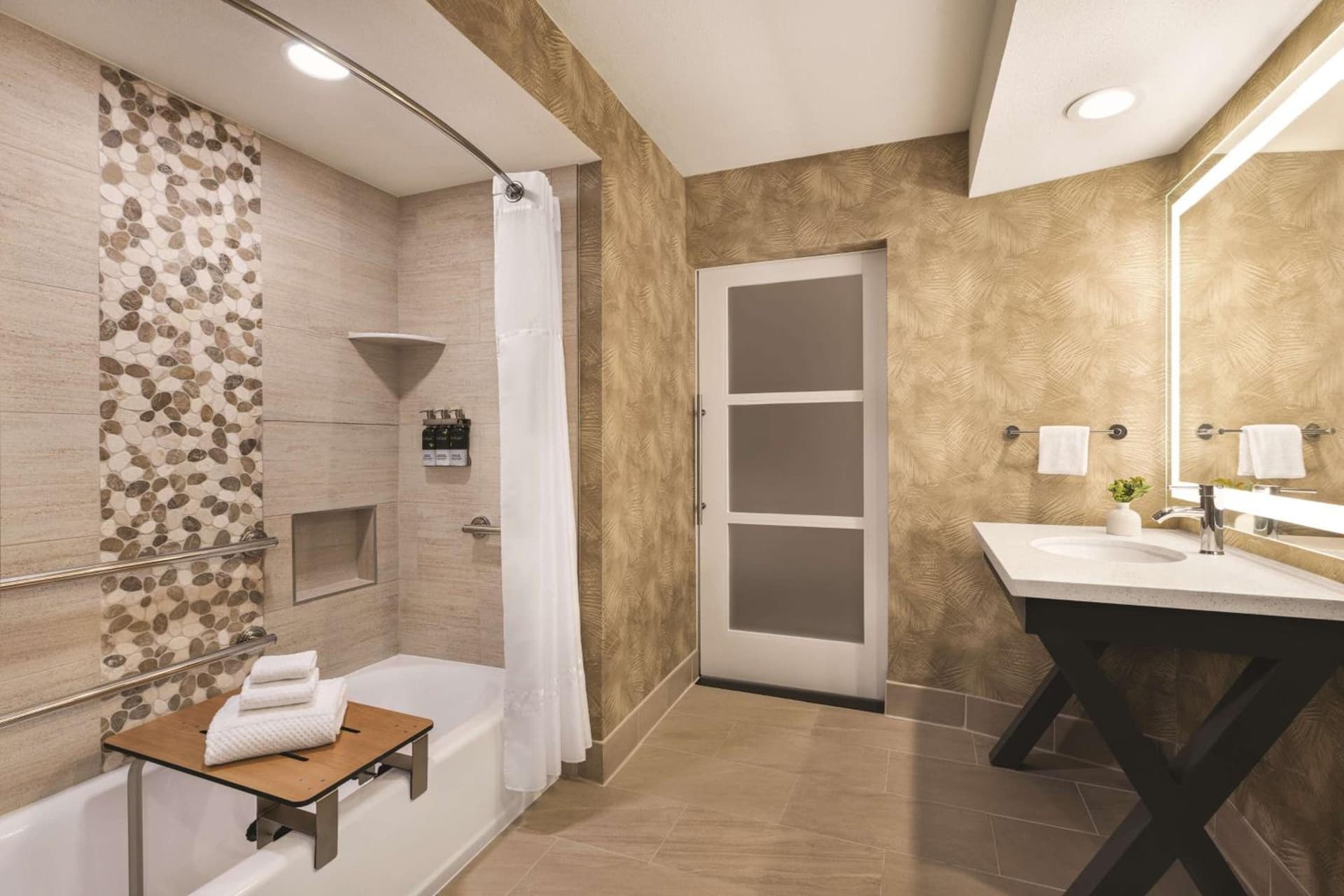Zachari Dunes on Mandalay Beach, Curio Collection by Hilton gallery photo in Oxnard, CA — image 55