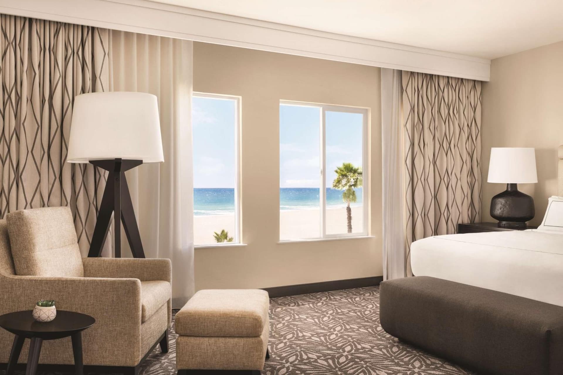 Zachari Dunes on Mandalay Beach, Curio Collection by Hilton gallery photo in Oxnard, CA — image 69