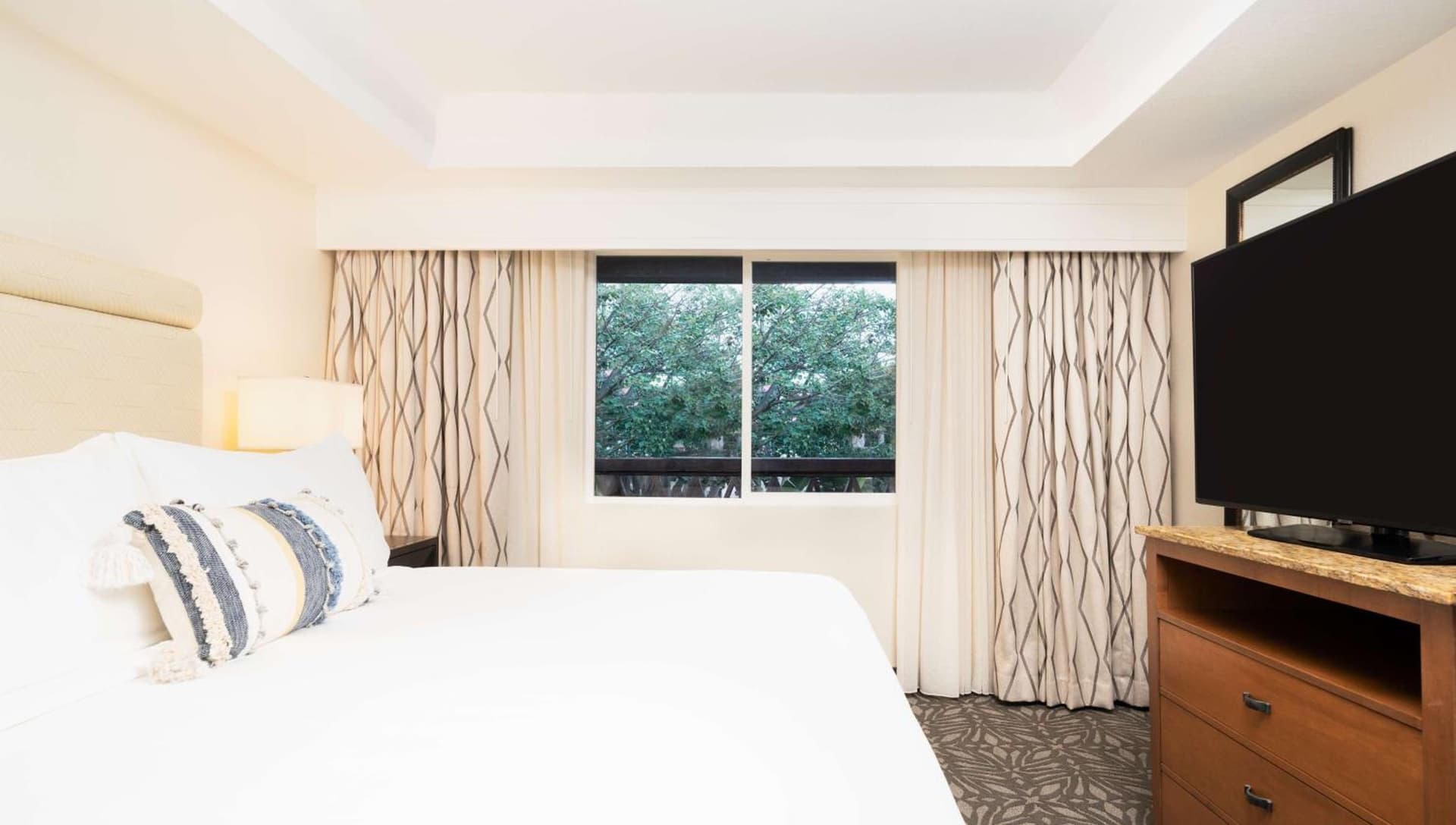 Zachari Dunes on Mandalay Beach, Curio Collection by Hilton gallery photo in Oxnard, CA — image 21