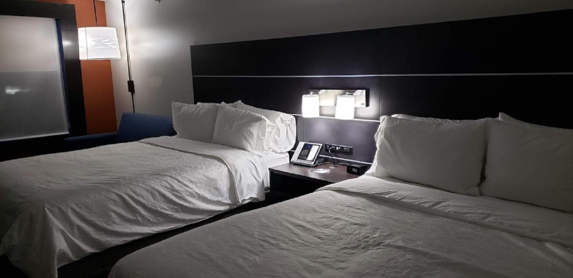 Holiday Inn Express & Suites - Bensenville - O'Hare by IHG interior in Bensenville, IL — gallery photo 2